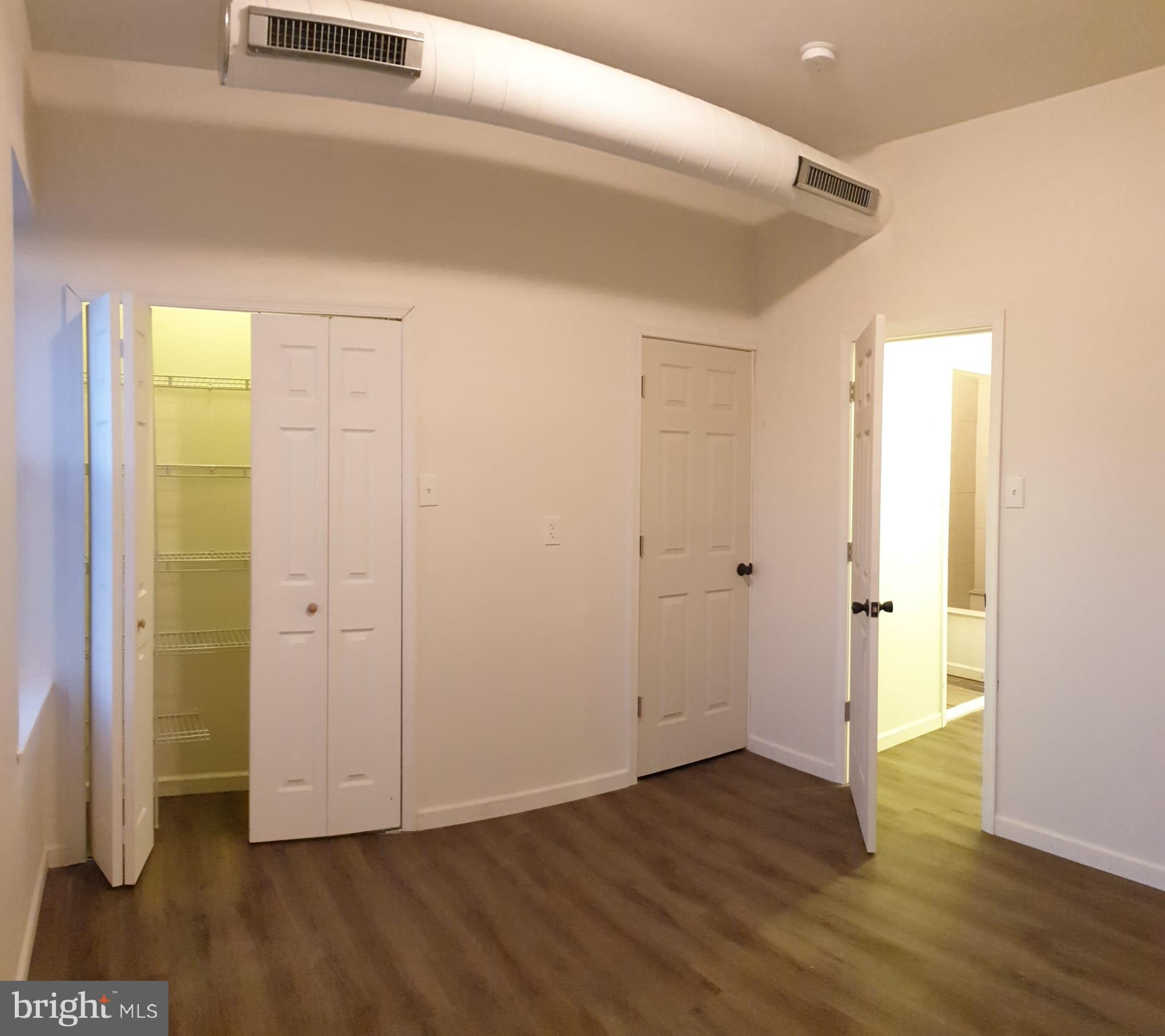 KENSINGTON - Residential