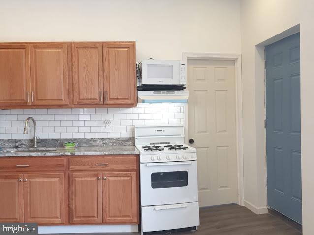 1951 E MONMOUTH STREET