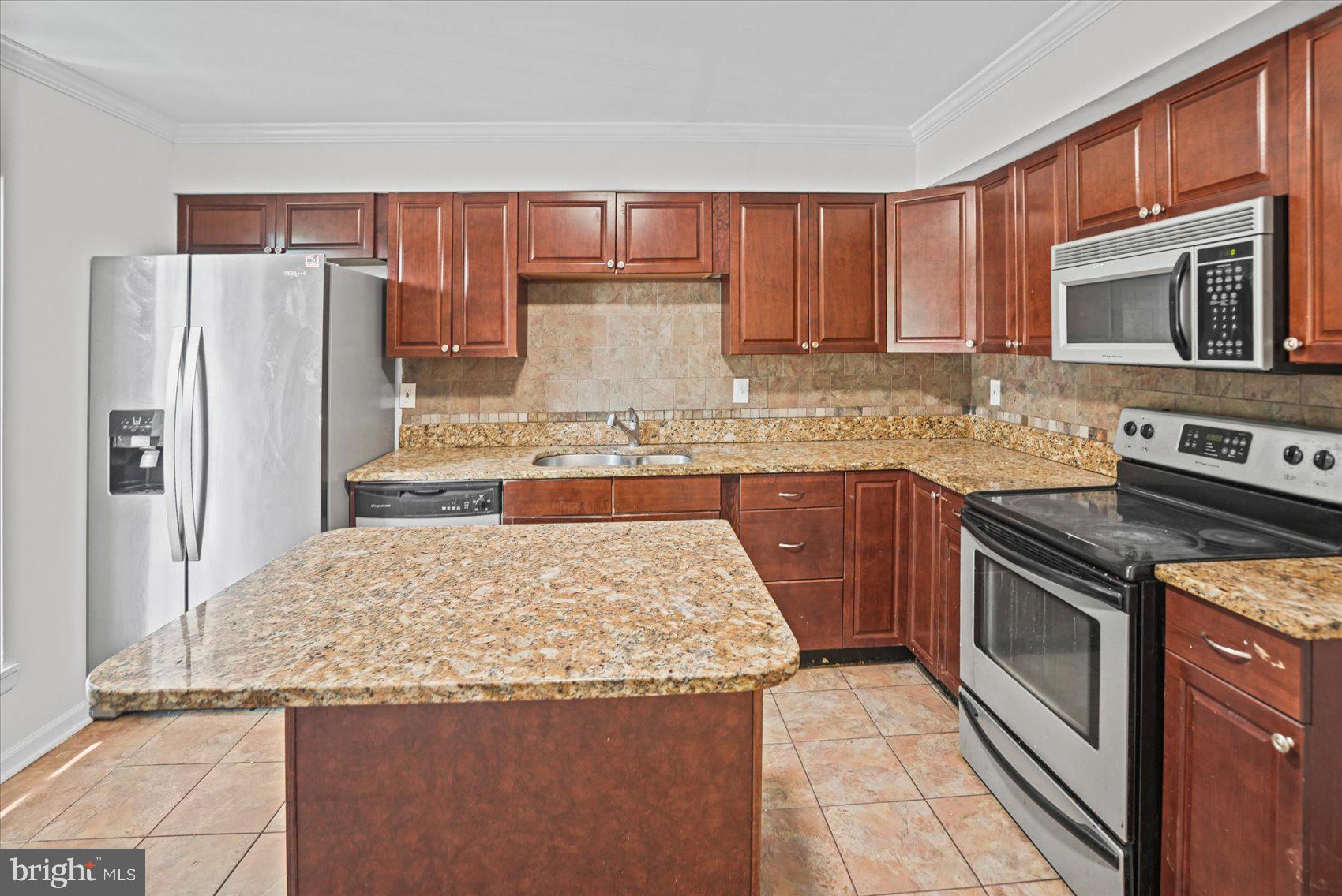 35 BLONDELL