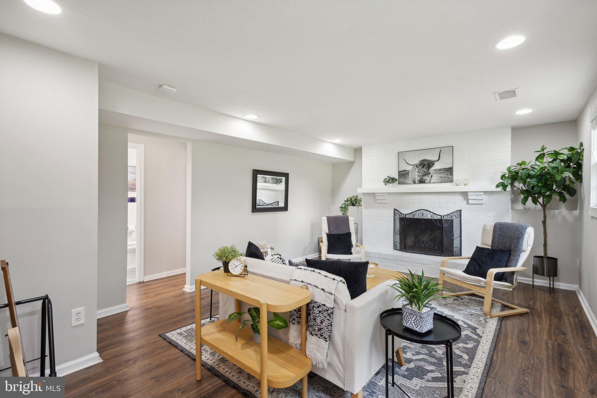 NEWINGTON FOREST - Residential