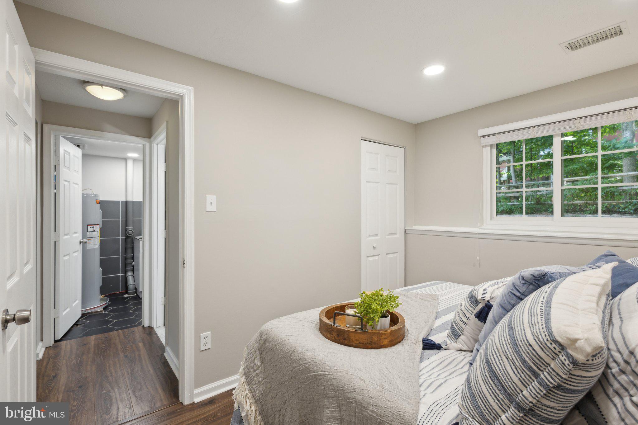 NEWINGTON FOREST - Residential