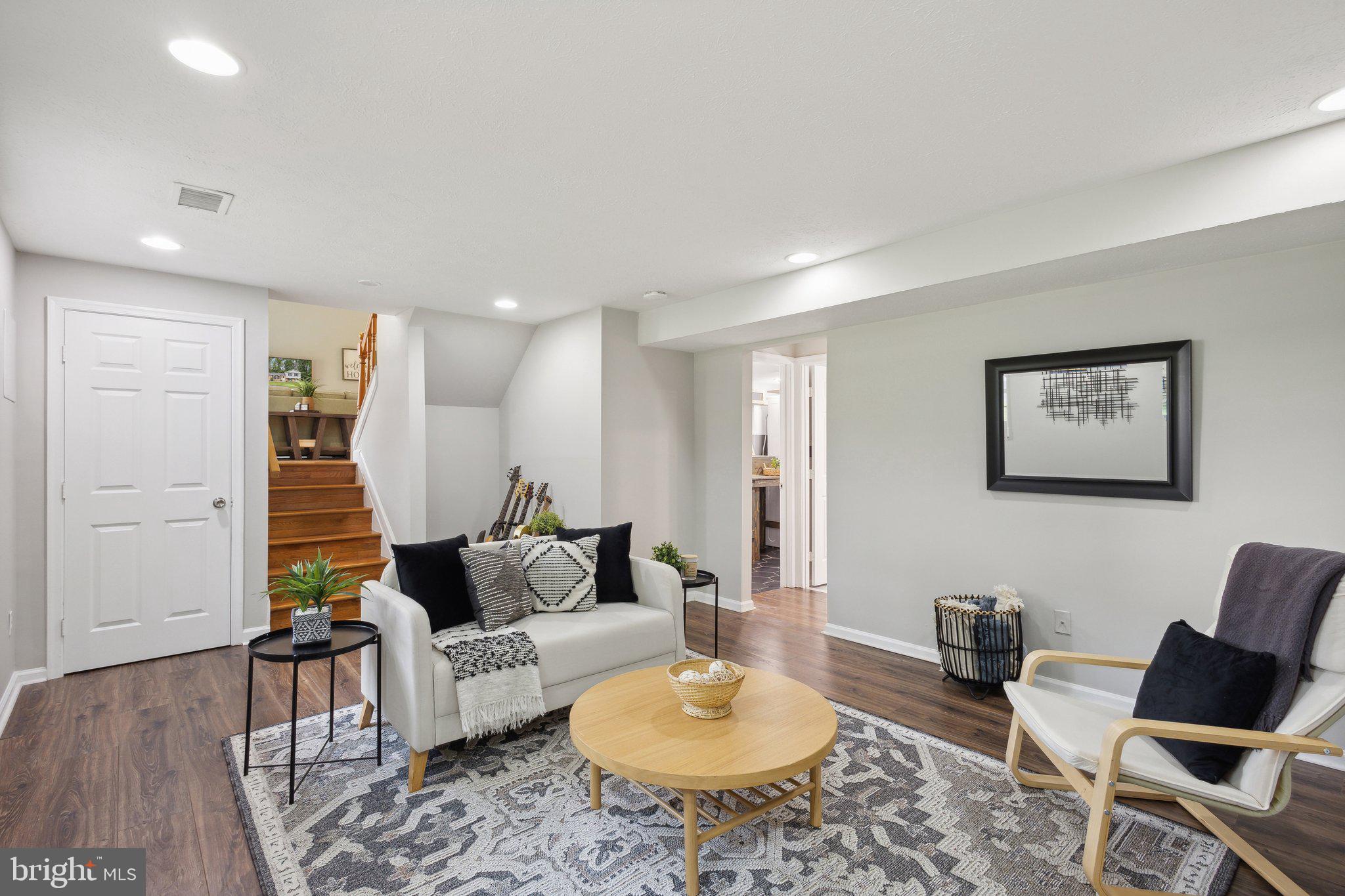 NEWINGTON FOREST - Residential