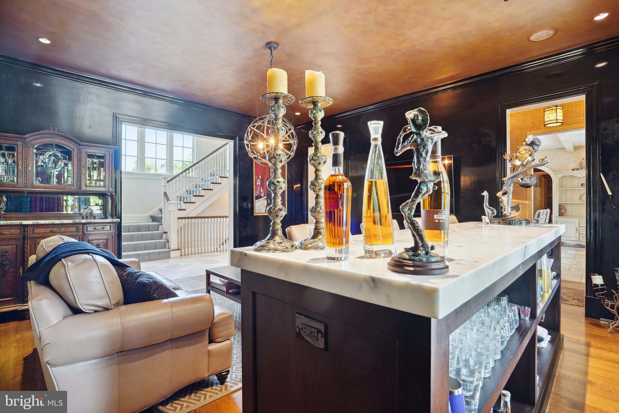 POTOMAC OUTSIDE - Residential