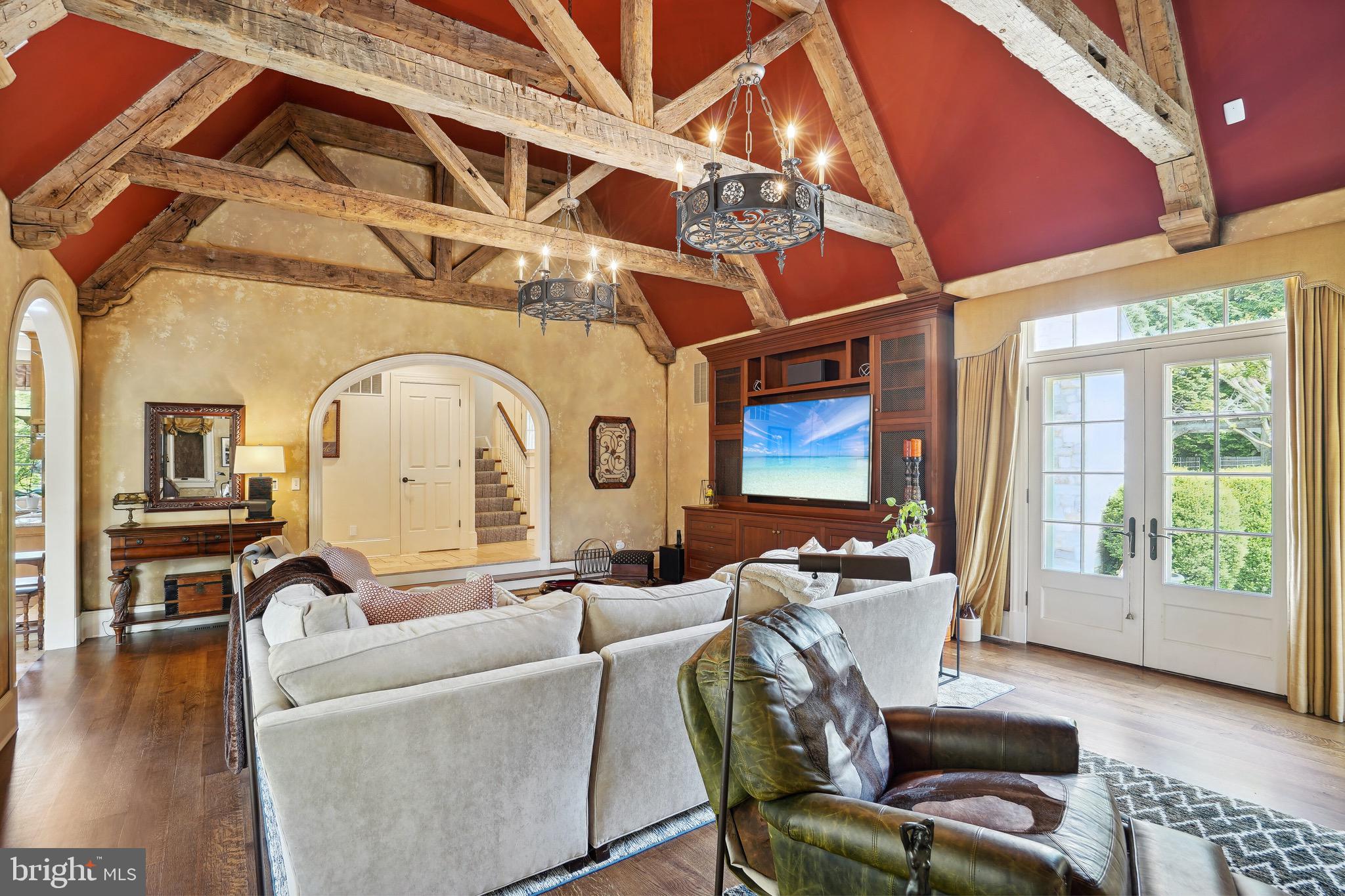 POTOMAC OUTSIDE - Residential