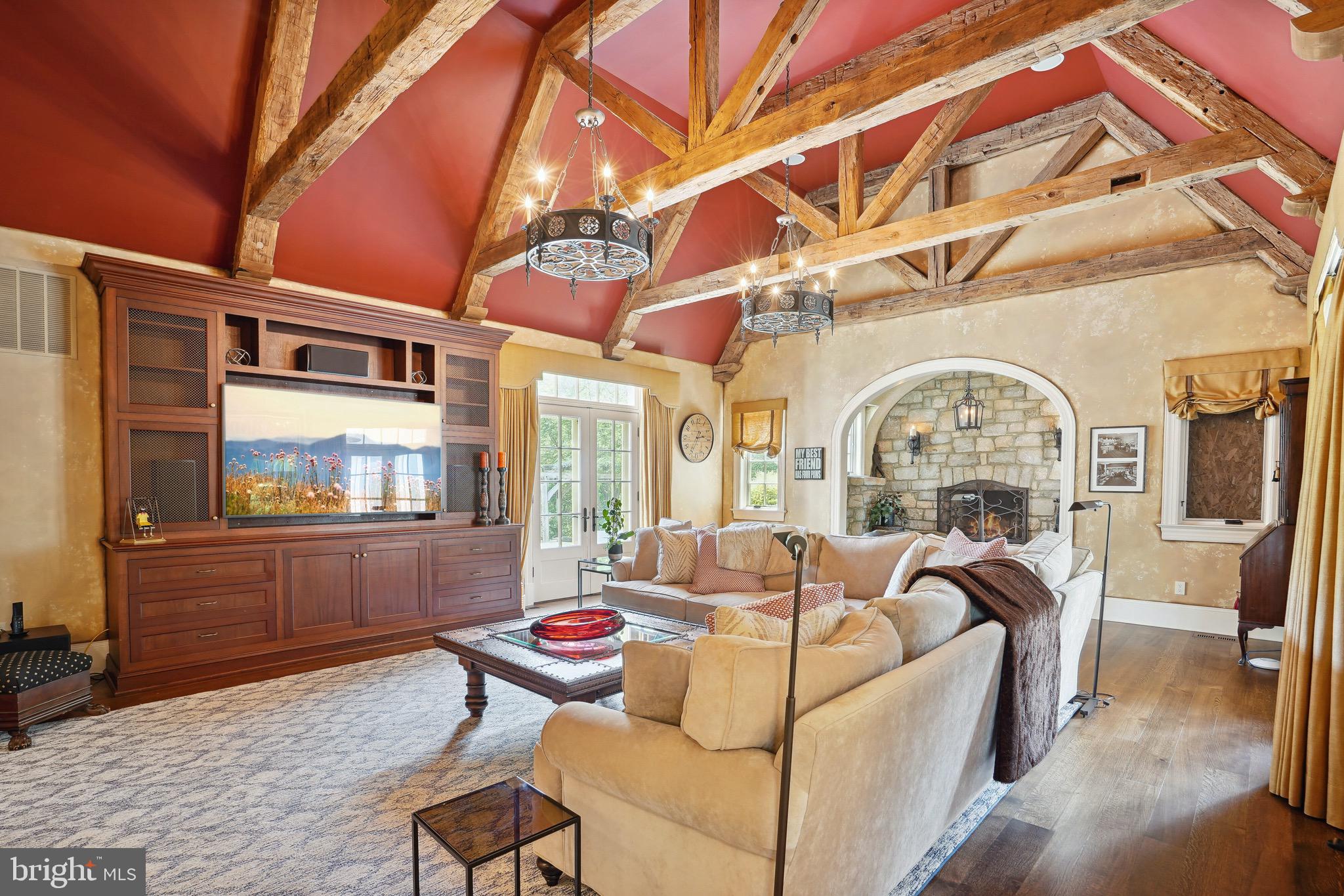 POTOMAC OUTSIDE - Residential