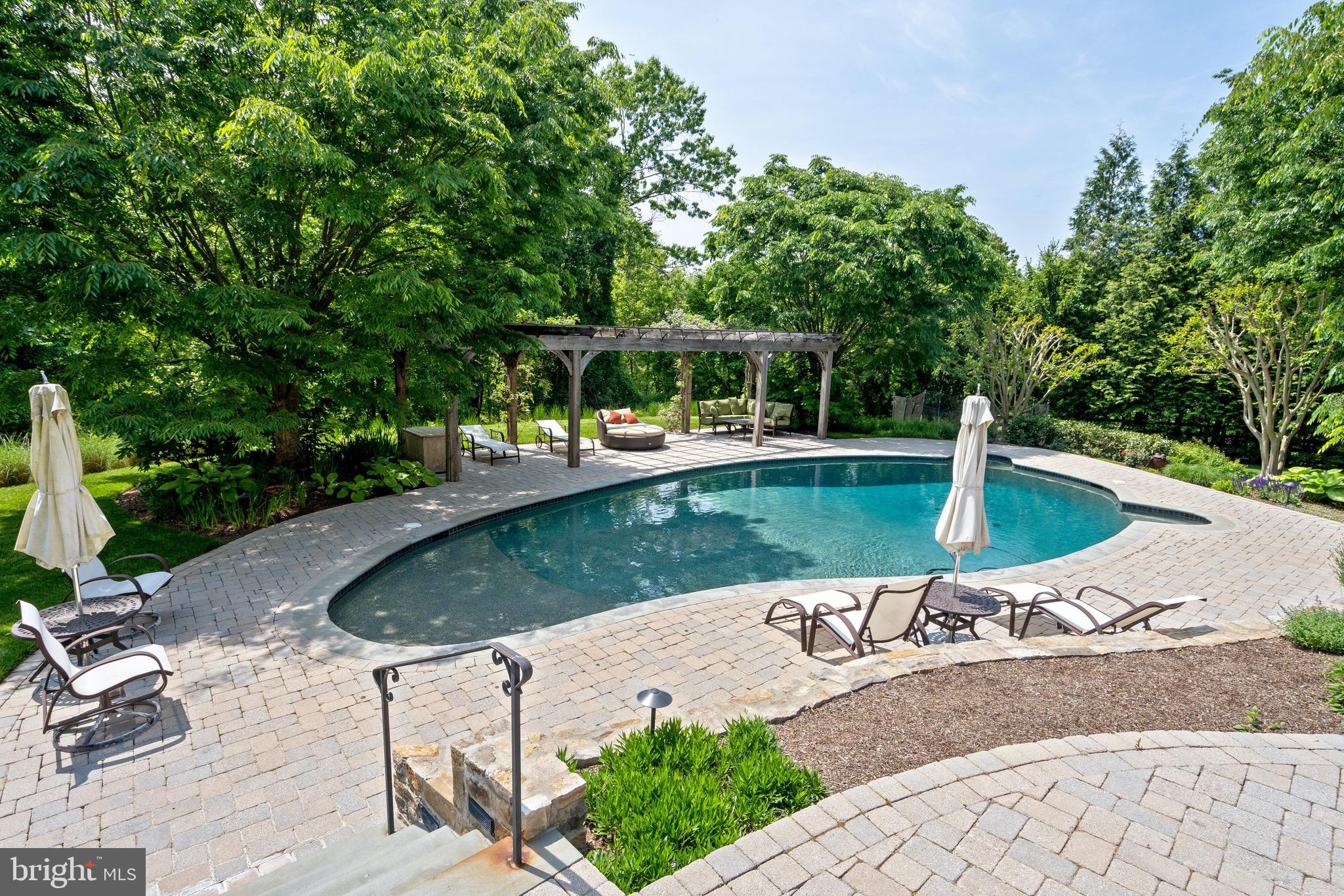 POTOMAC OUTSIDE - Residential