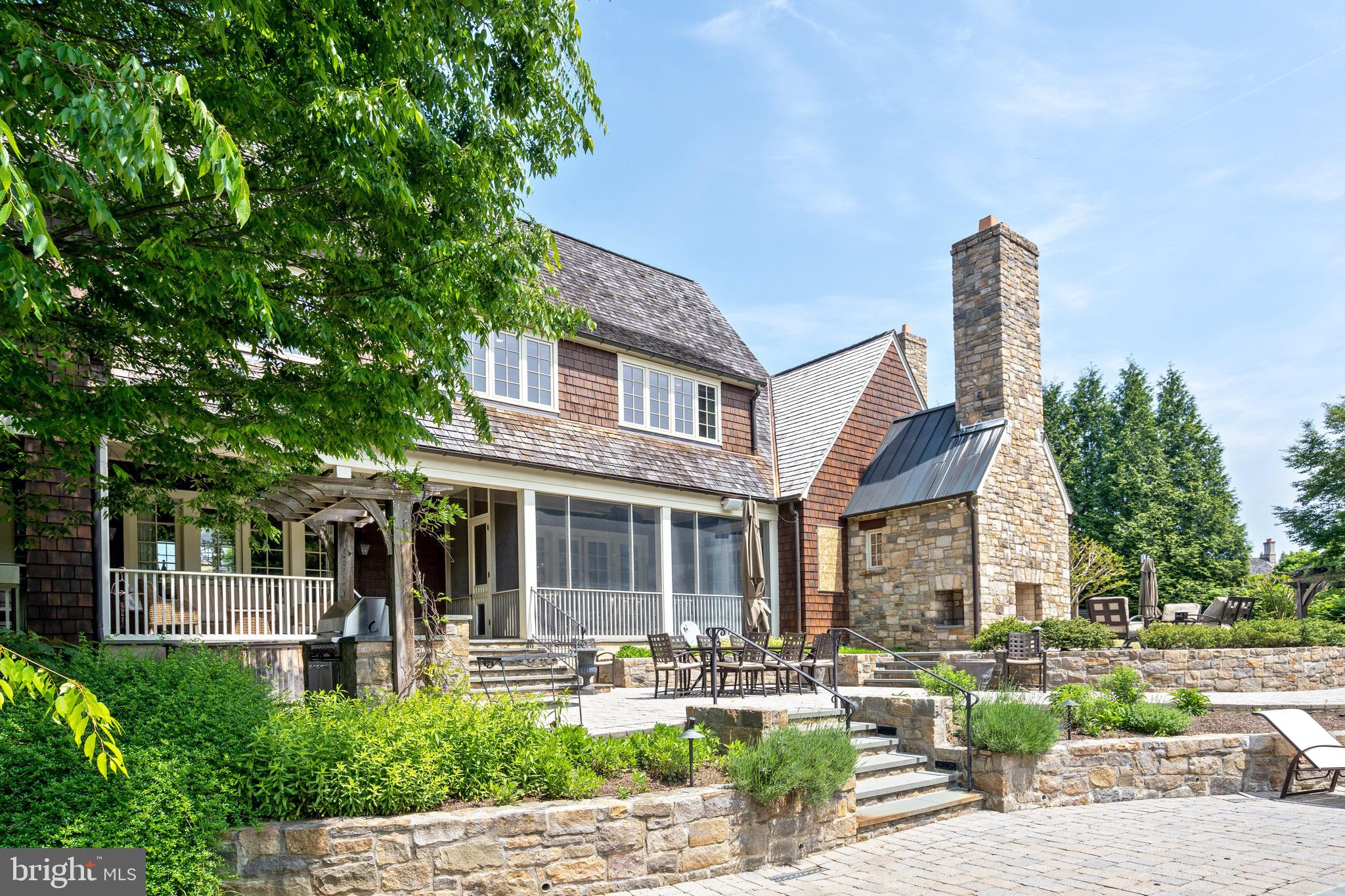 POTOMAC OUTSIDE - Residential