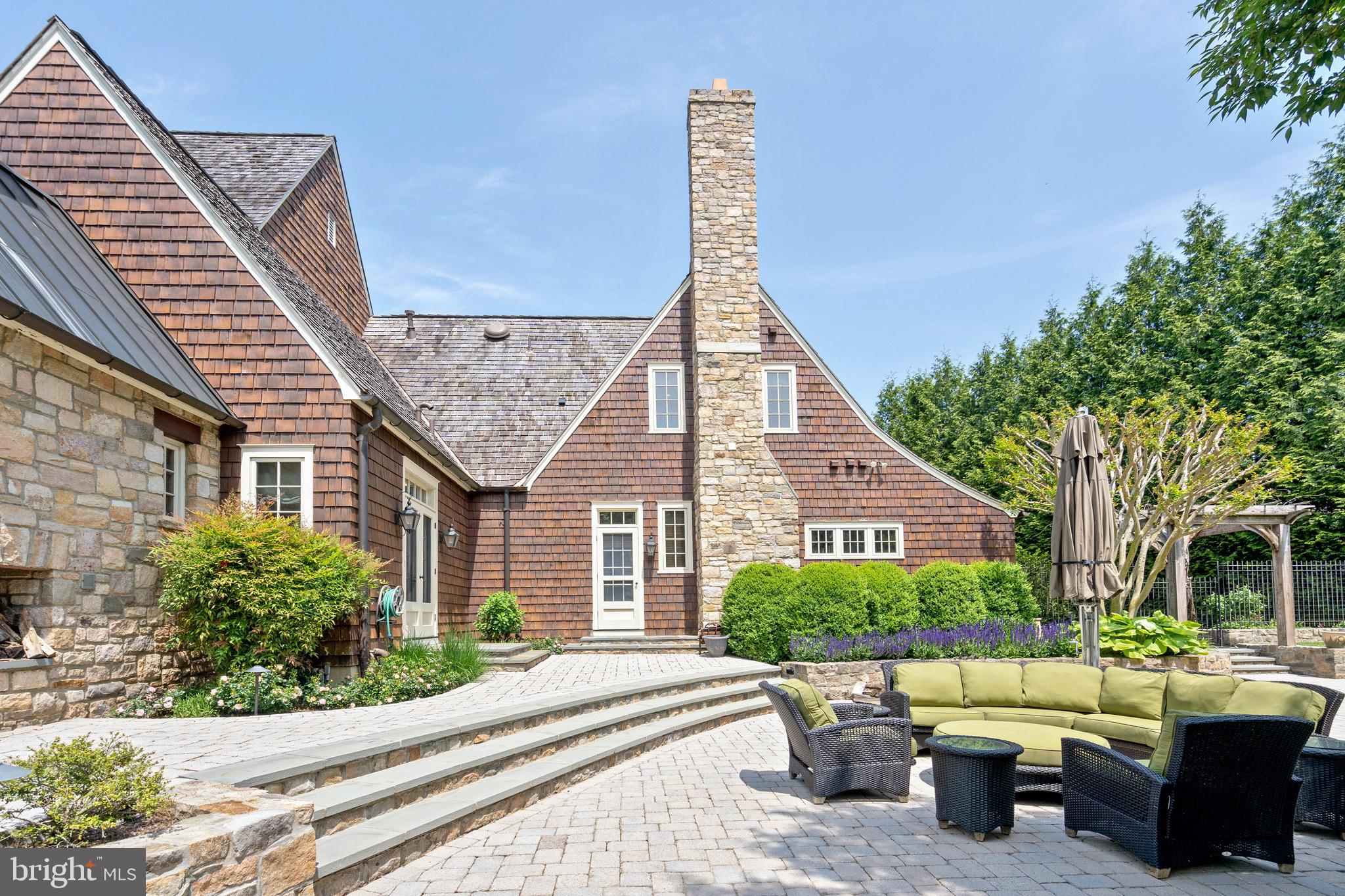 POTOMAC OUTSIDE - Residential