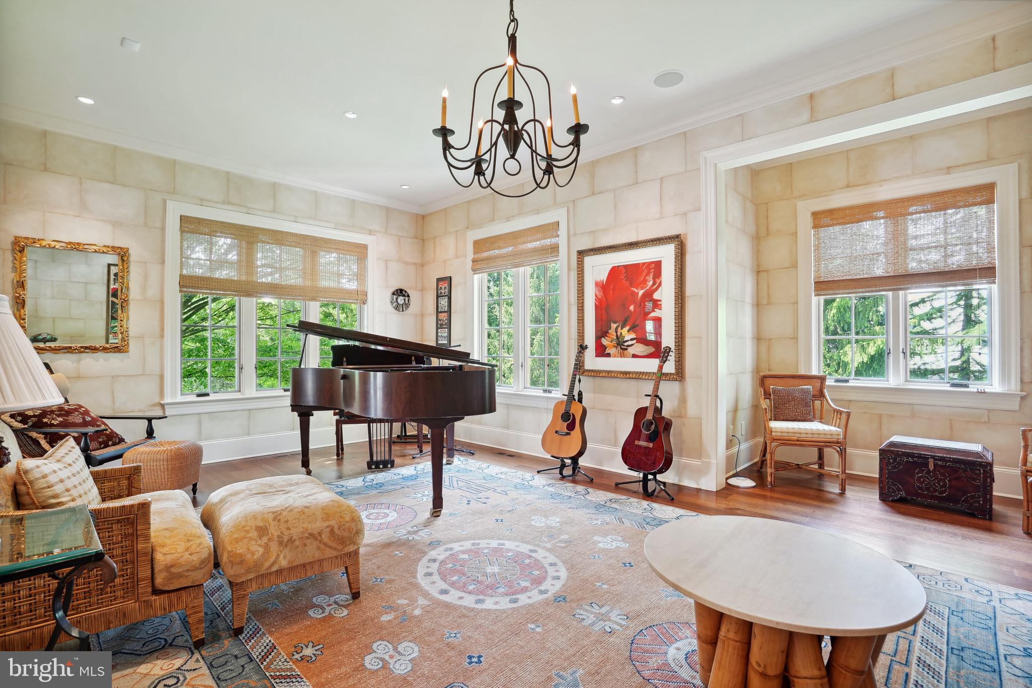 POTOMAC OUTSIDE - Residential