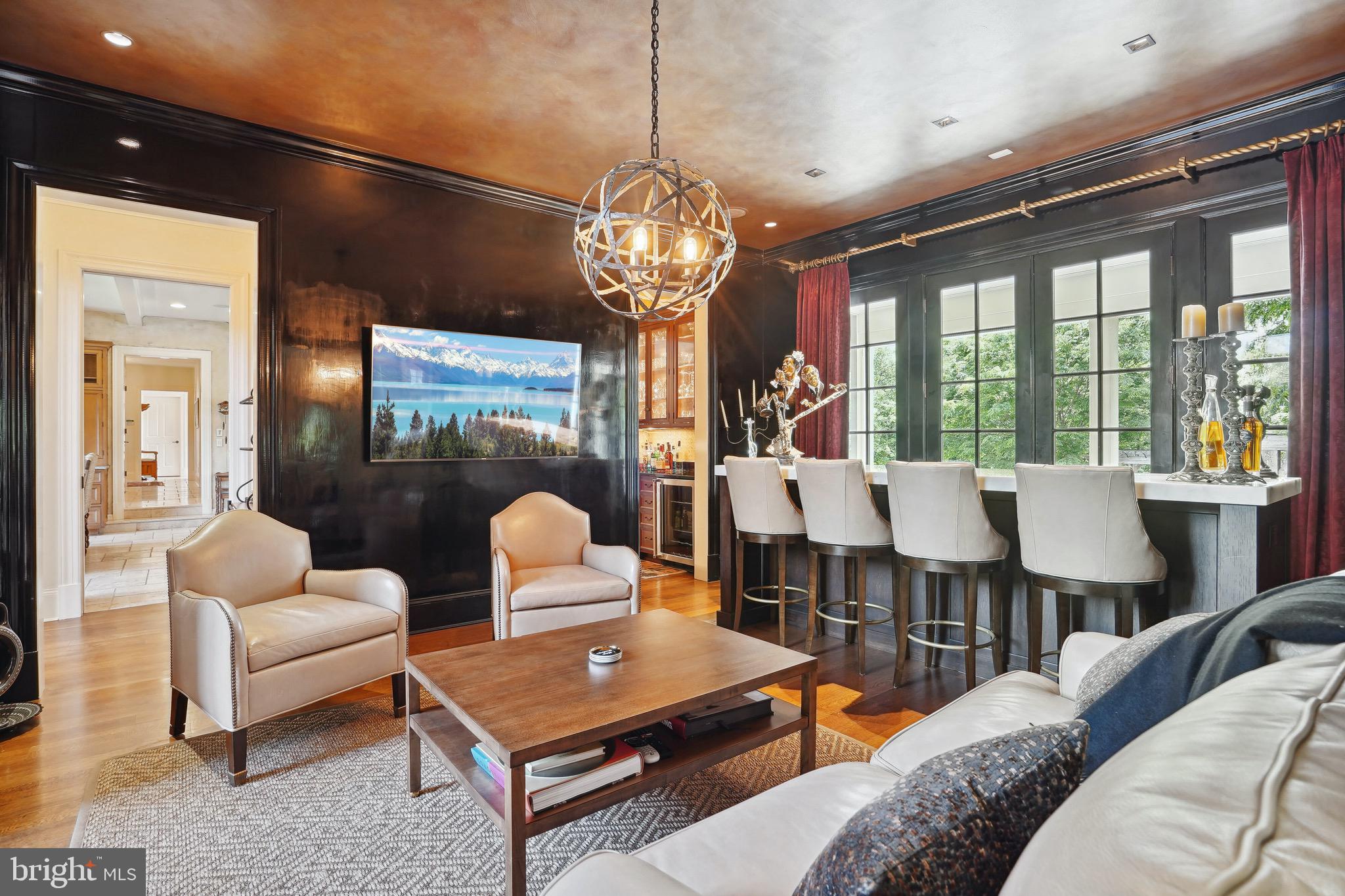 POTOMAC OUTSIDE - Residential