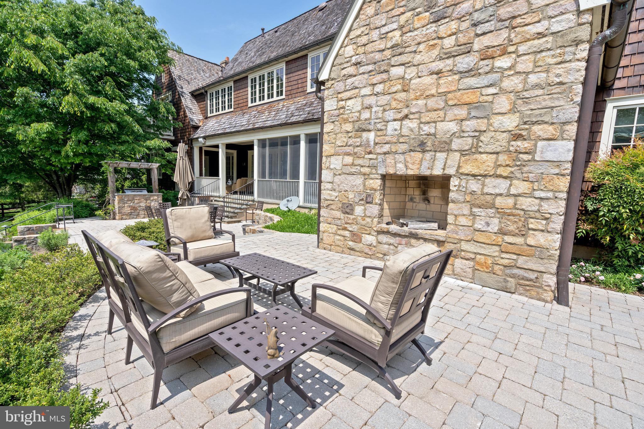 POTOMAC OUTSIDE - Residential