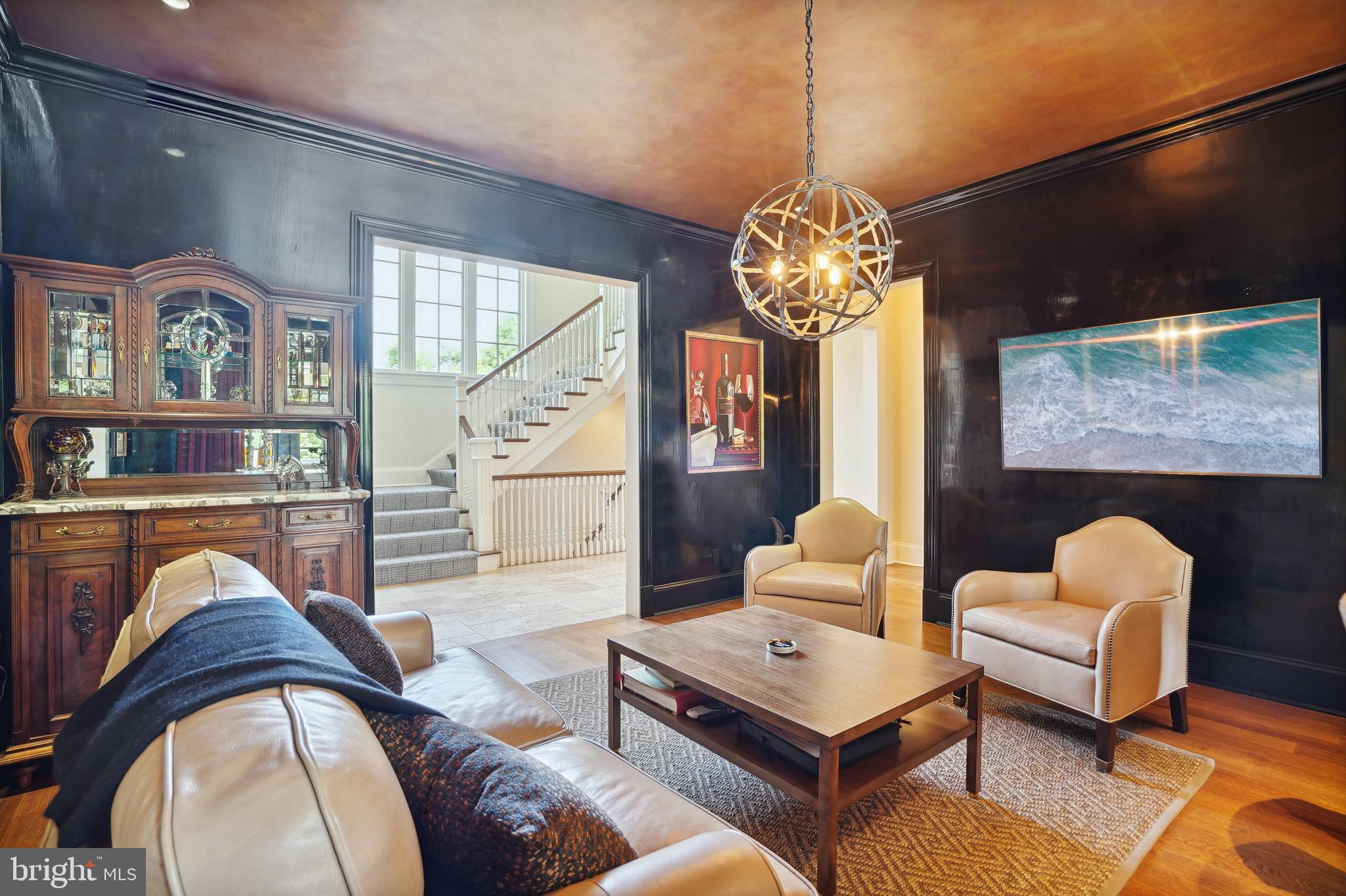 POTOMAC OUTSIDE - Residential