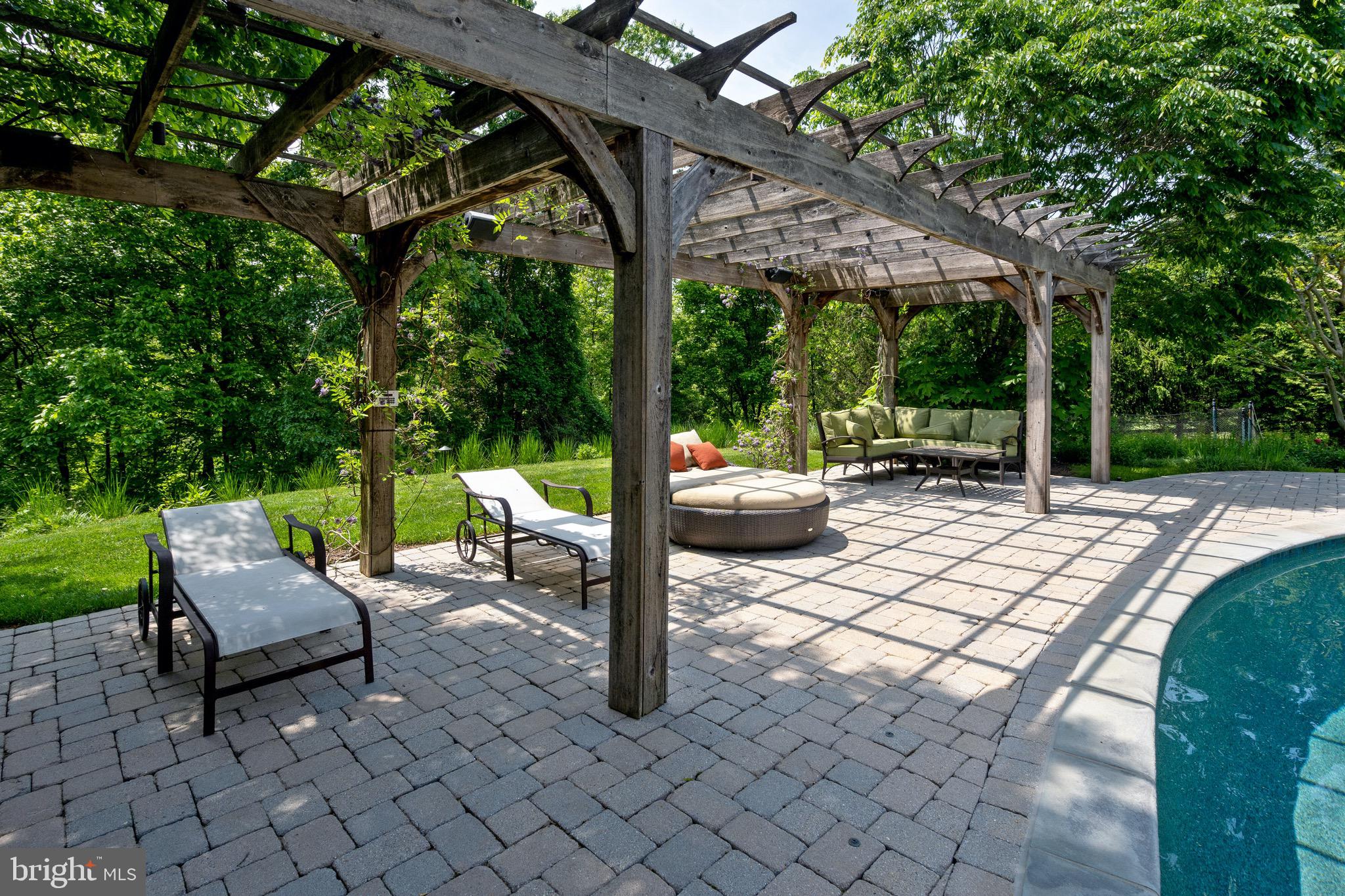 POTOMAC OUTSIDE - Residential