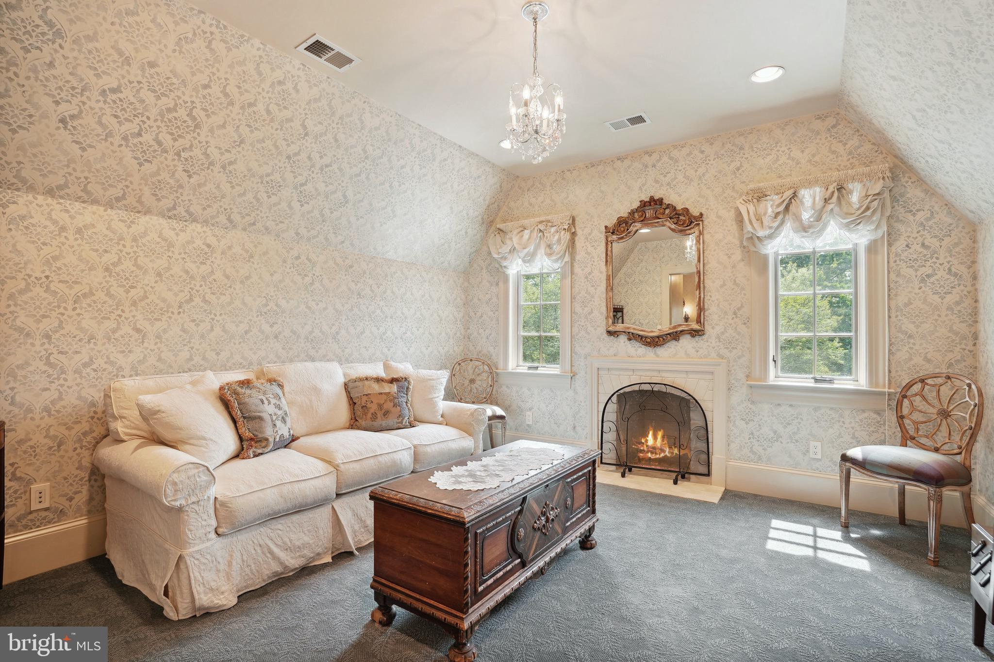 POTOMAC OUTSIDE - Residential