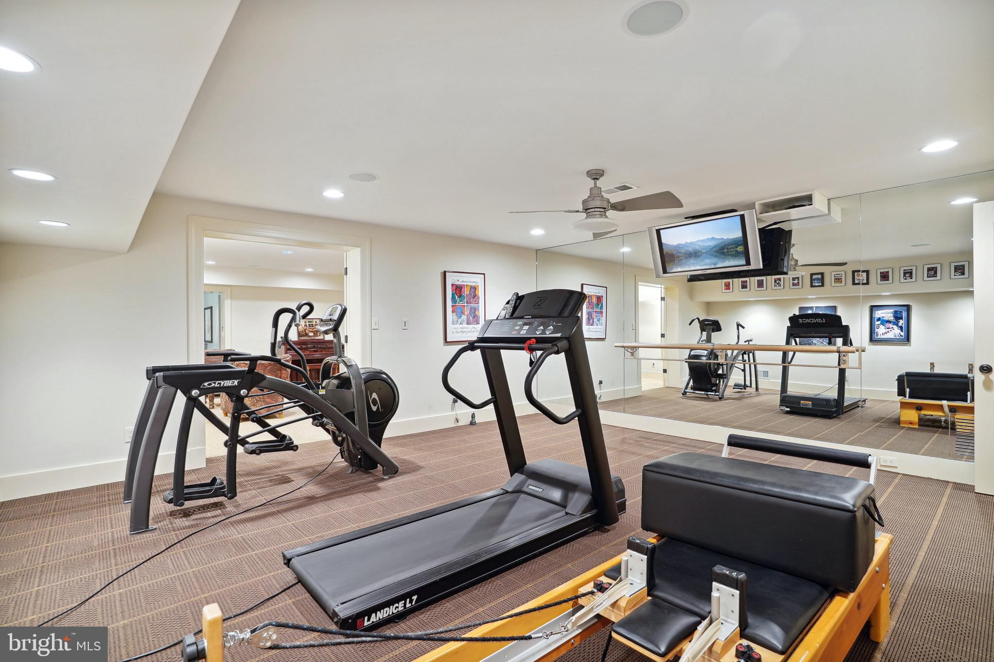 POTOMAC OUTSIDE - Residential