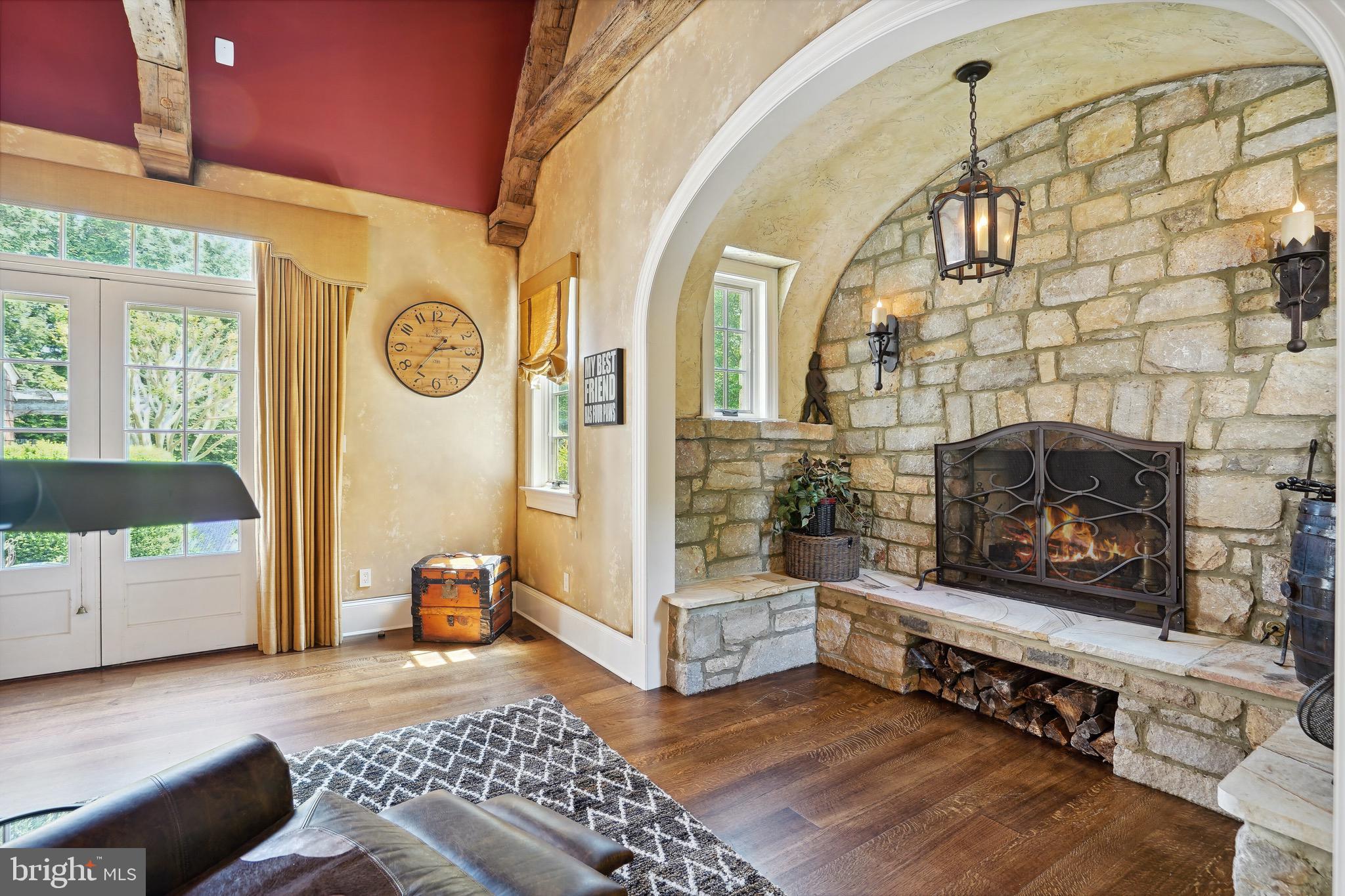 POTOMAC OUTSIDE - Residential