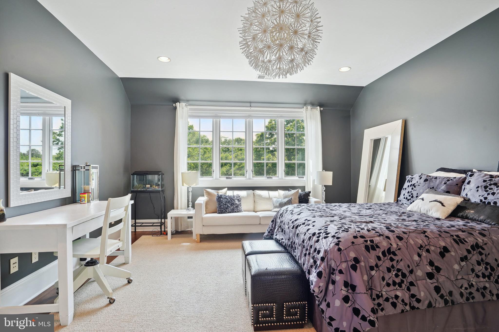 POTOMAC OUTSIDE - Residential