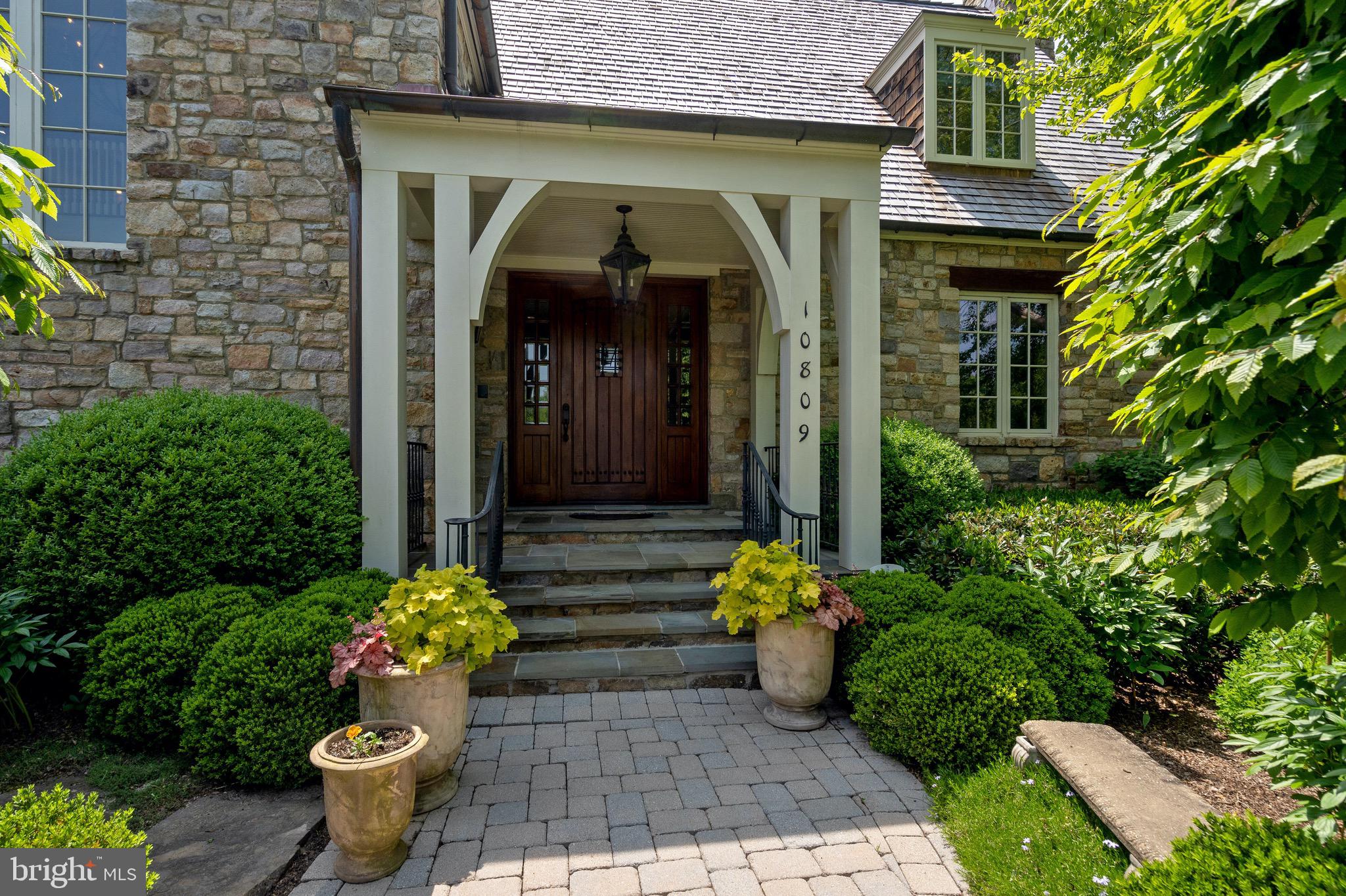 POTOMAC OUTSIDE - Residential