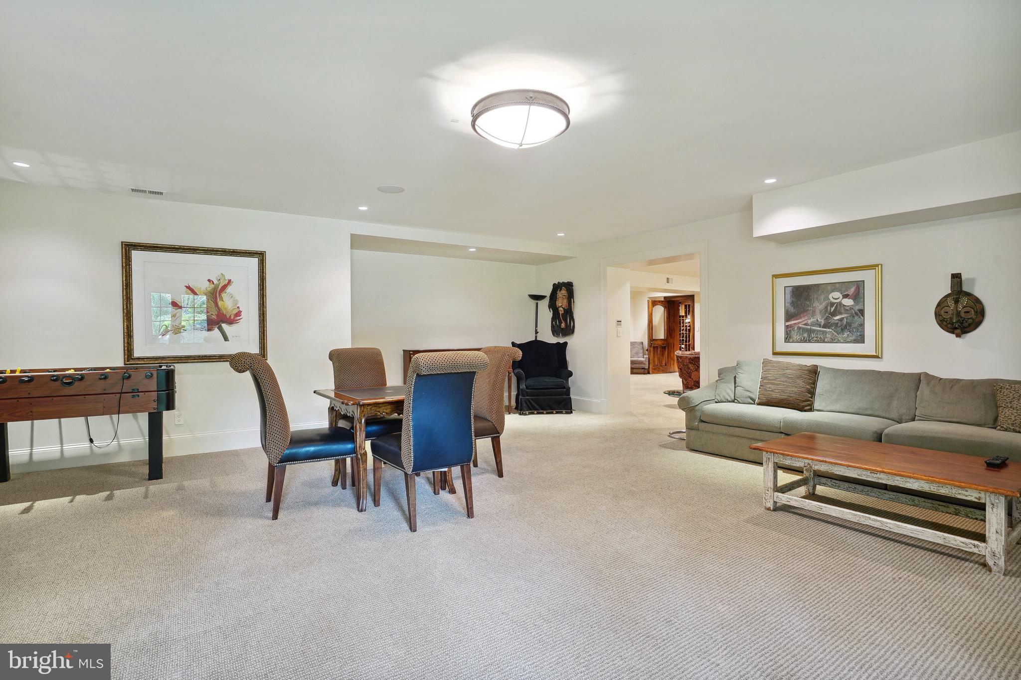 POTOMAC OUTSIDE - Residential