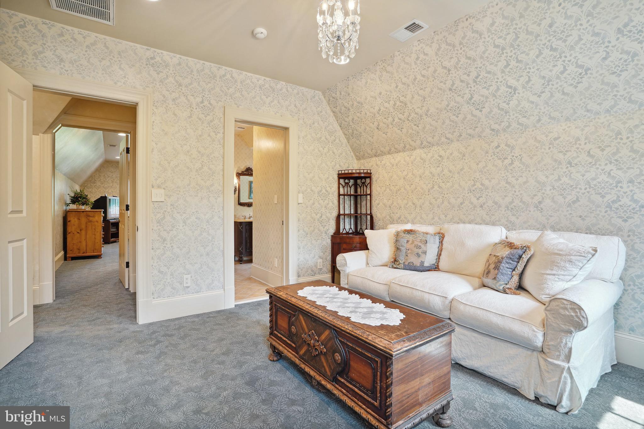 POTOMAC OUTSIDE - Residential