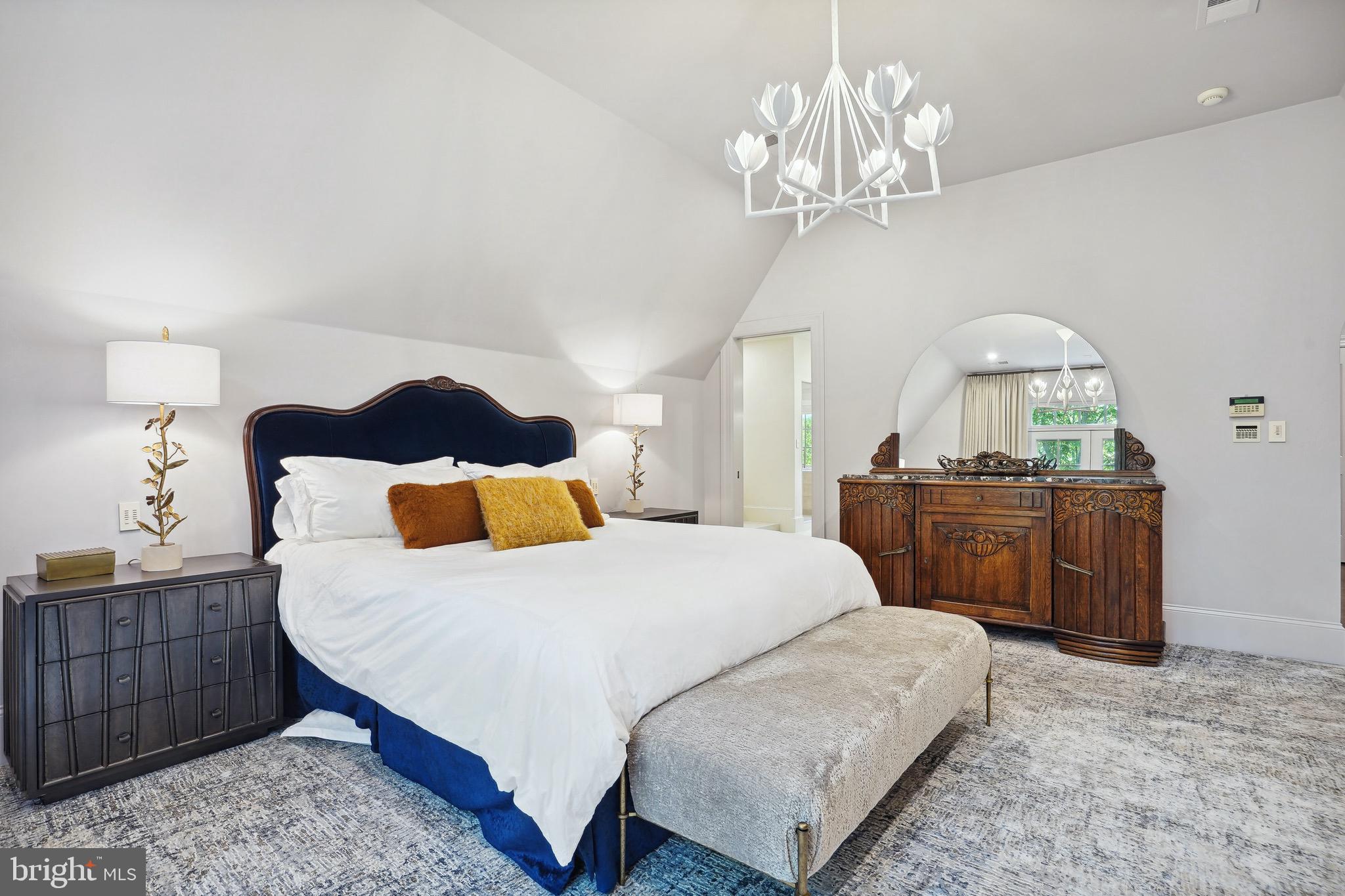 POTOMAC OUTSIDE - Residential