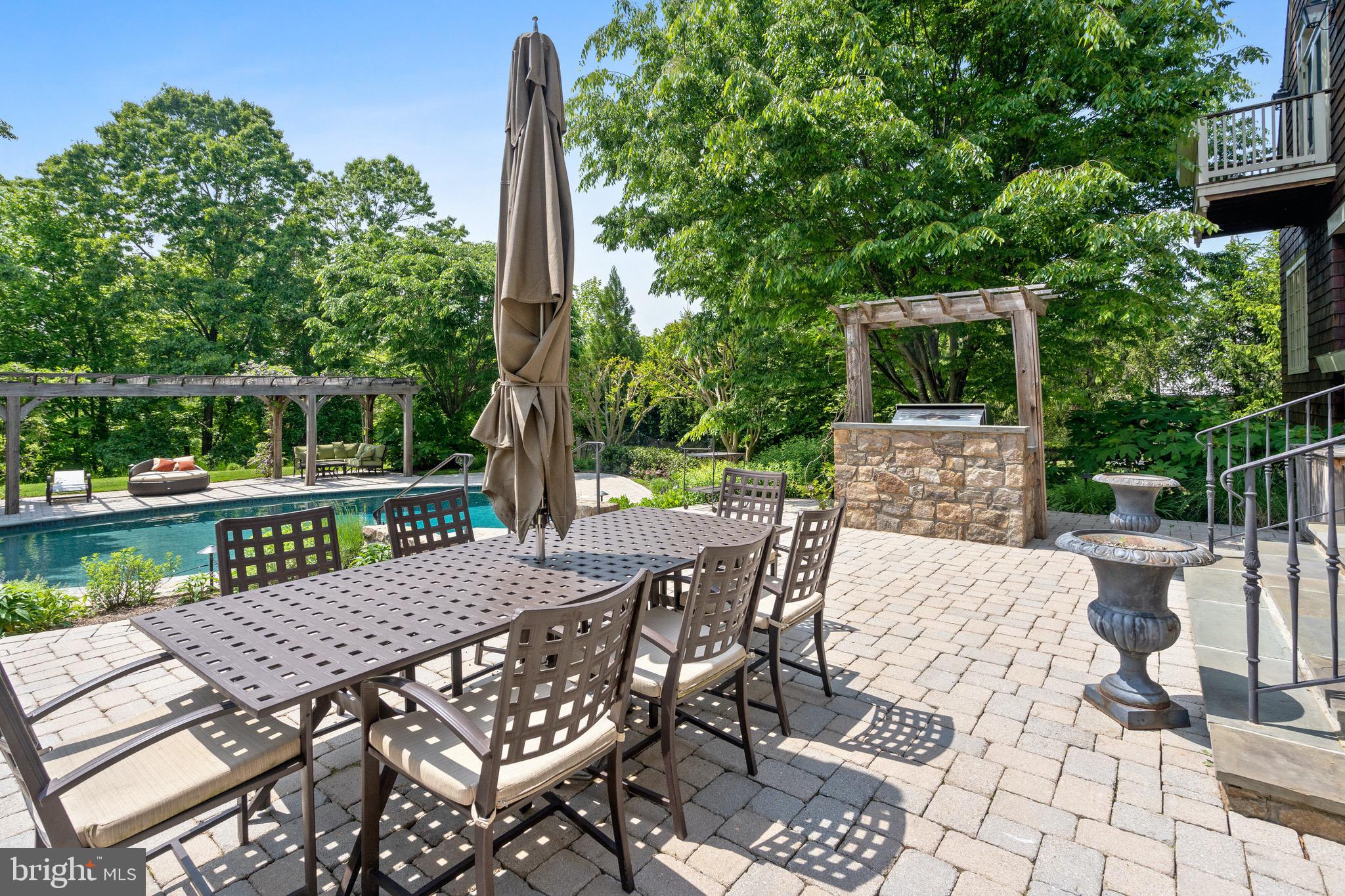 POTOMAC OUTSIDE - Residential