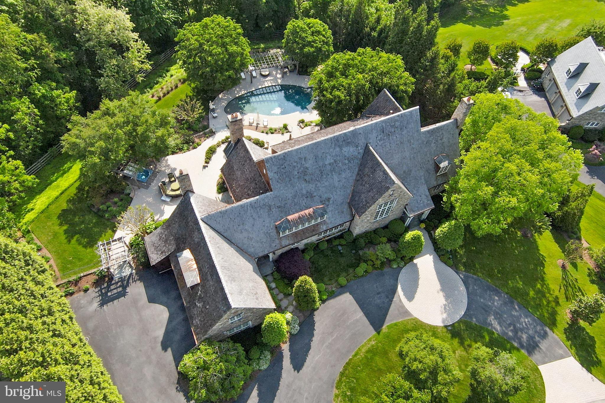 POTOMAC OUTSIDE - Residential