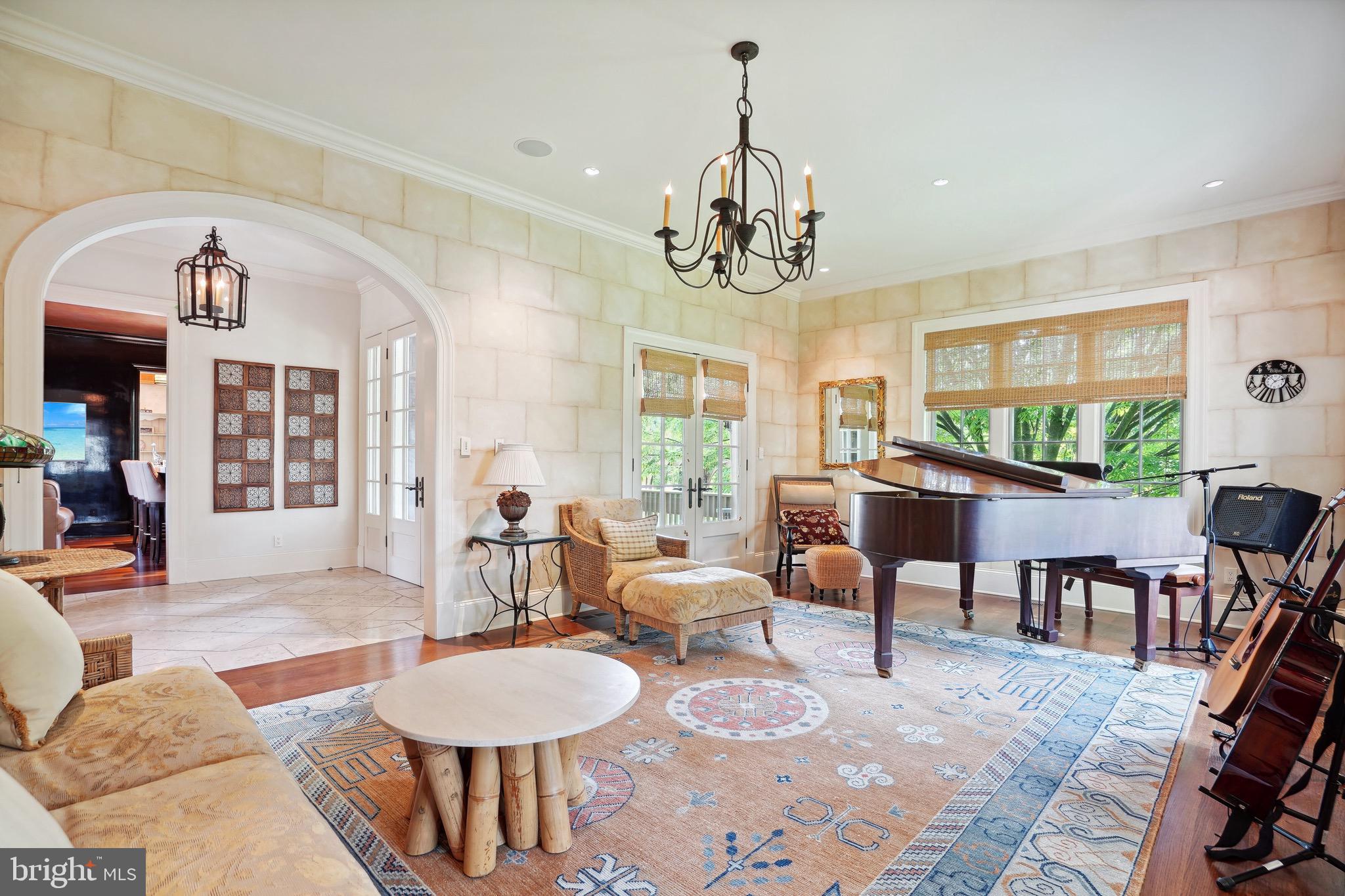 POTOMAC OUTSIDE - Residential