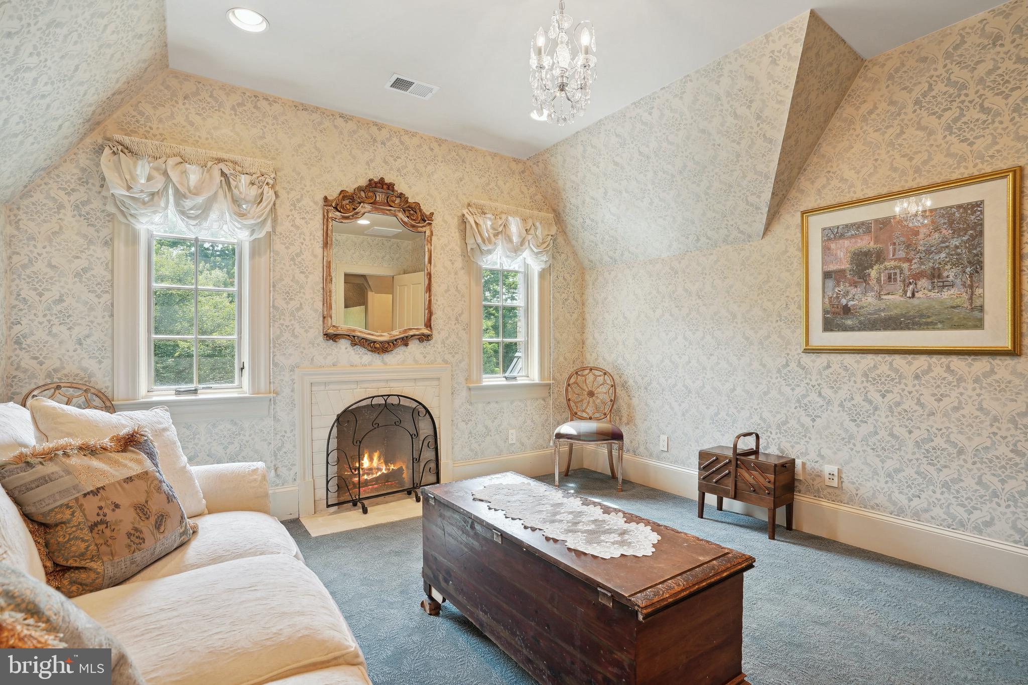 POTOMAC OUTSIDE - Residential