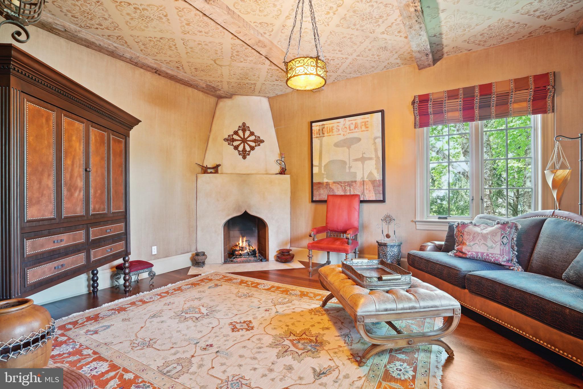 POTOMAC OUTSIDE - Residential