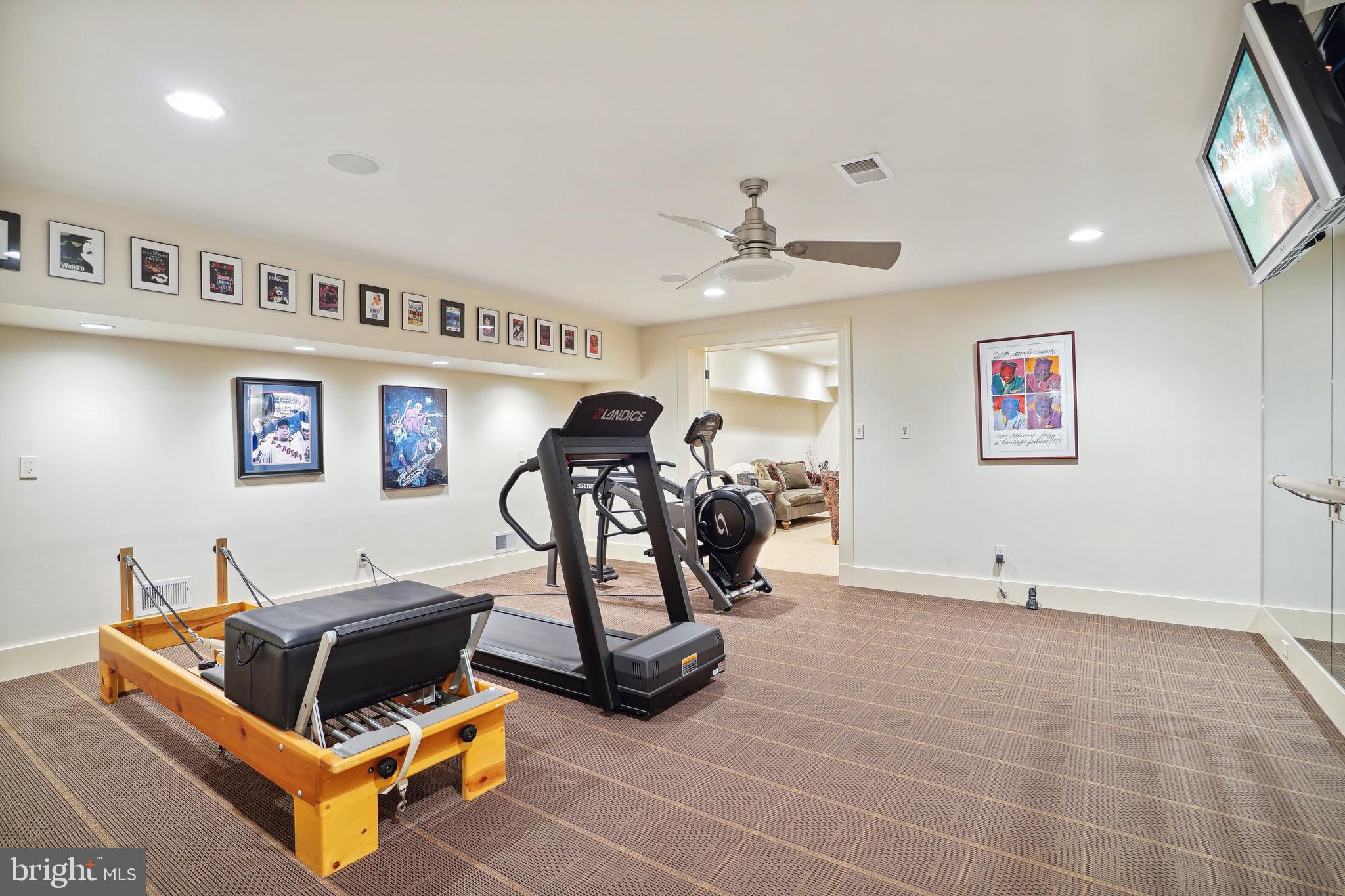 POTOMAC OUTSIDE - Residential