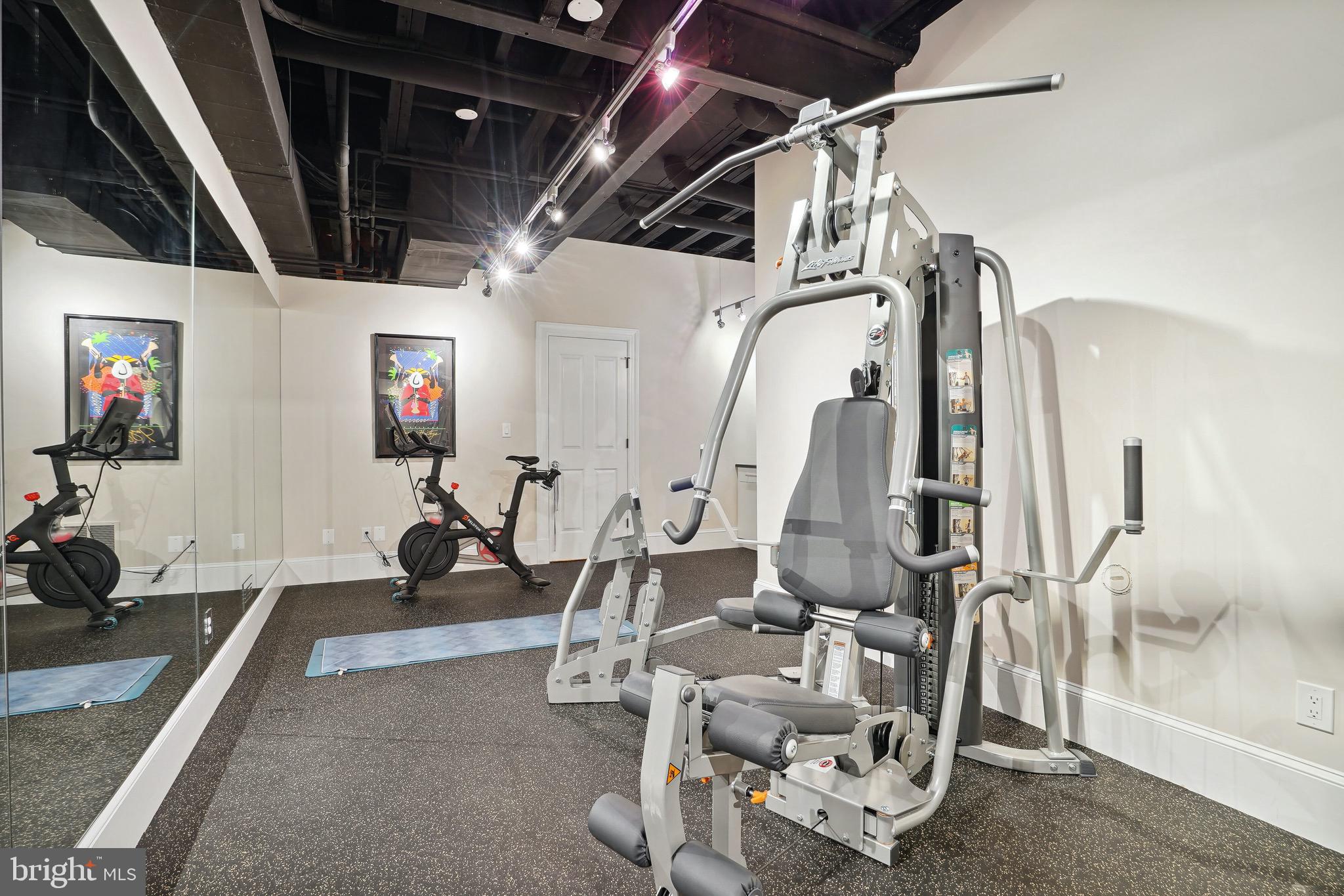 POTOMAC OUTSIDE - Residential