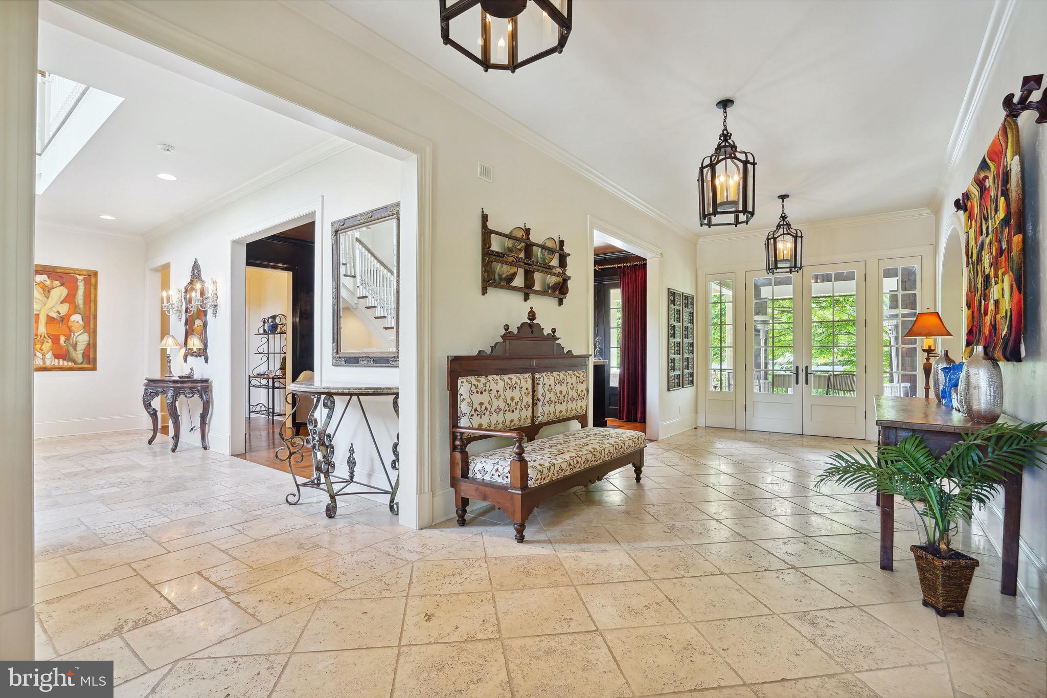 POTOMAC OUTSIDE - Residential