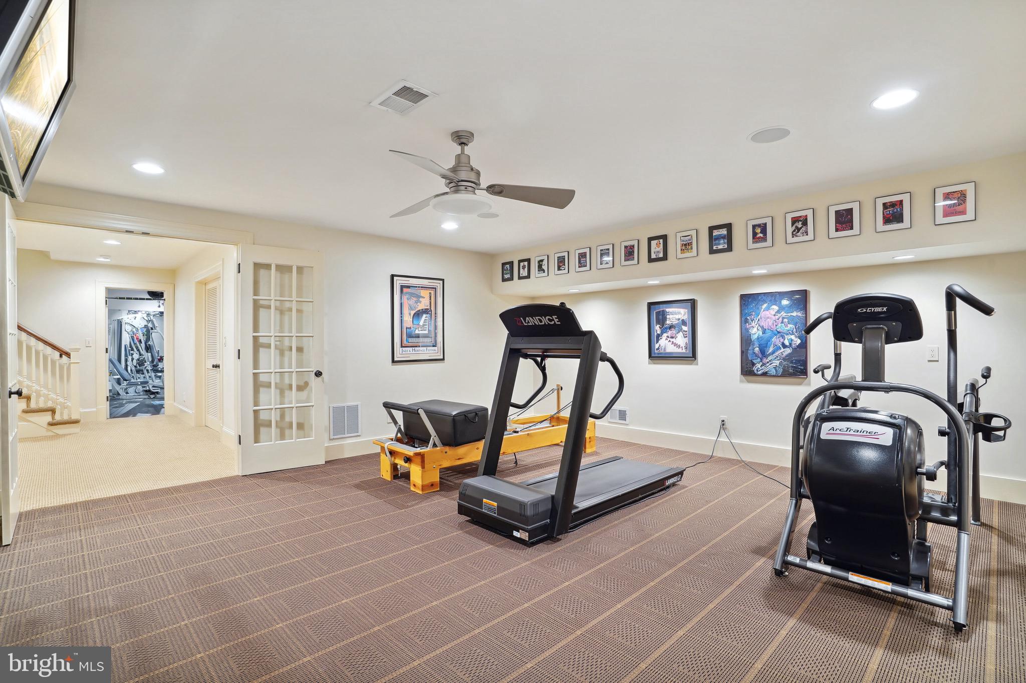 POTOMAC OUTSIDE - Residential