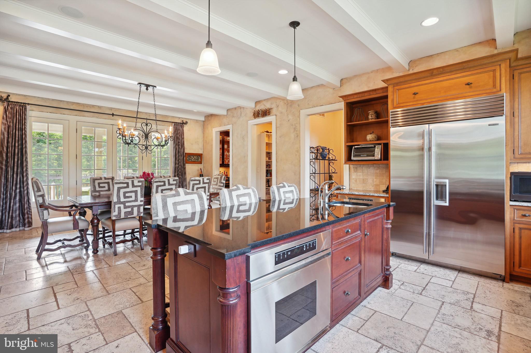 POTOMAC OUTSIDE - Residential