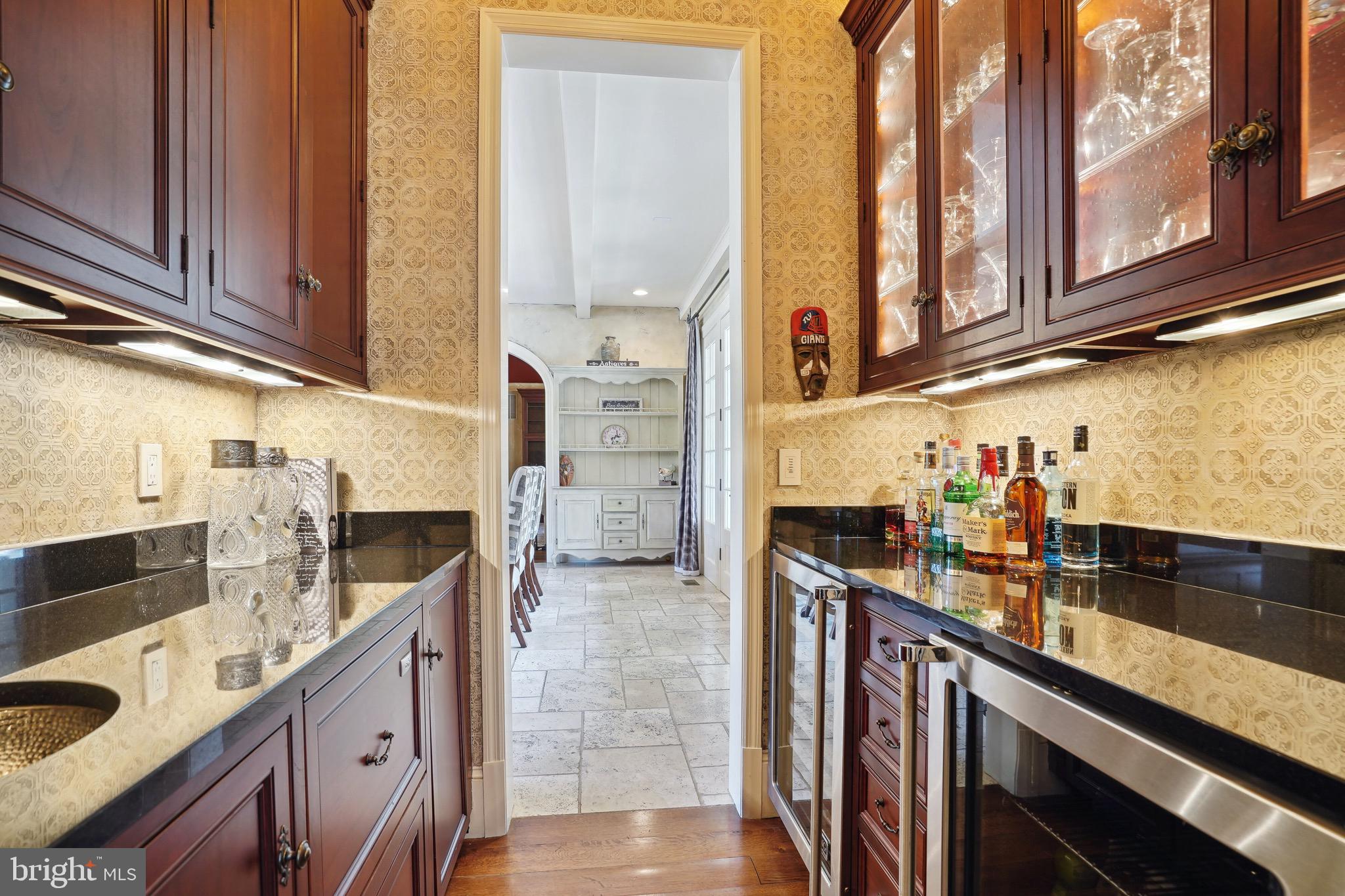 POTOMAC OUTSIDE - Residential