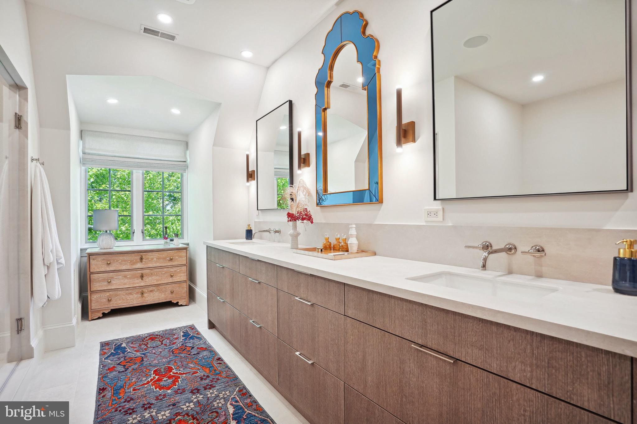 POTOMAC OUTSIDE - Residential