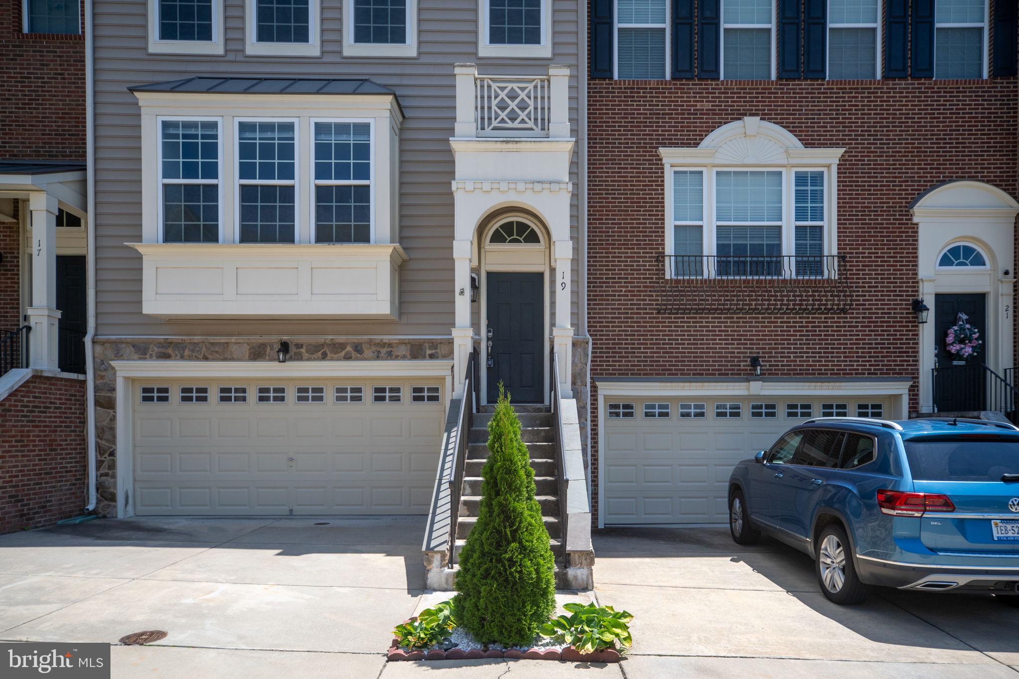 19 COULTER LANE