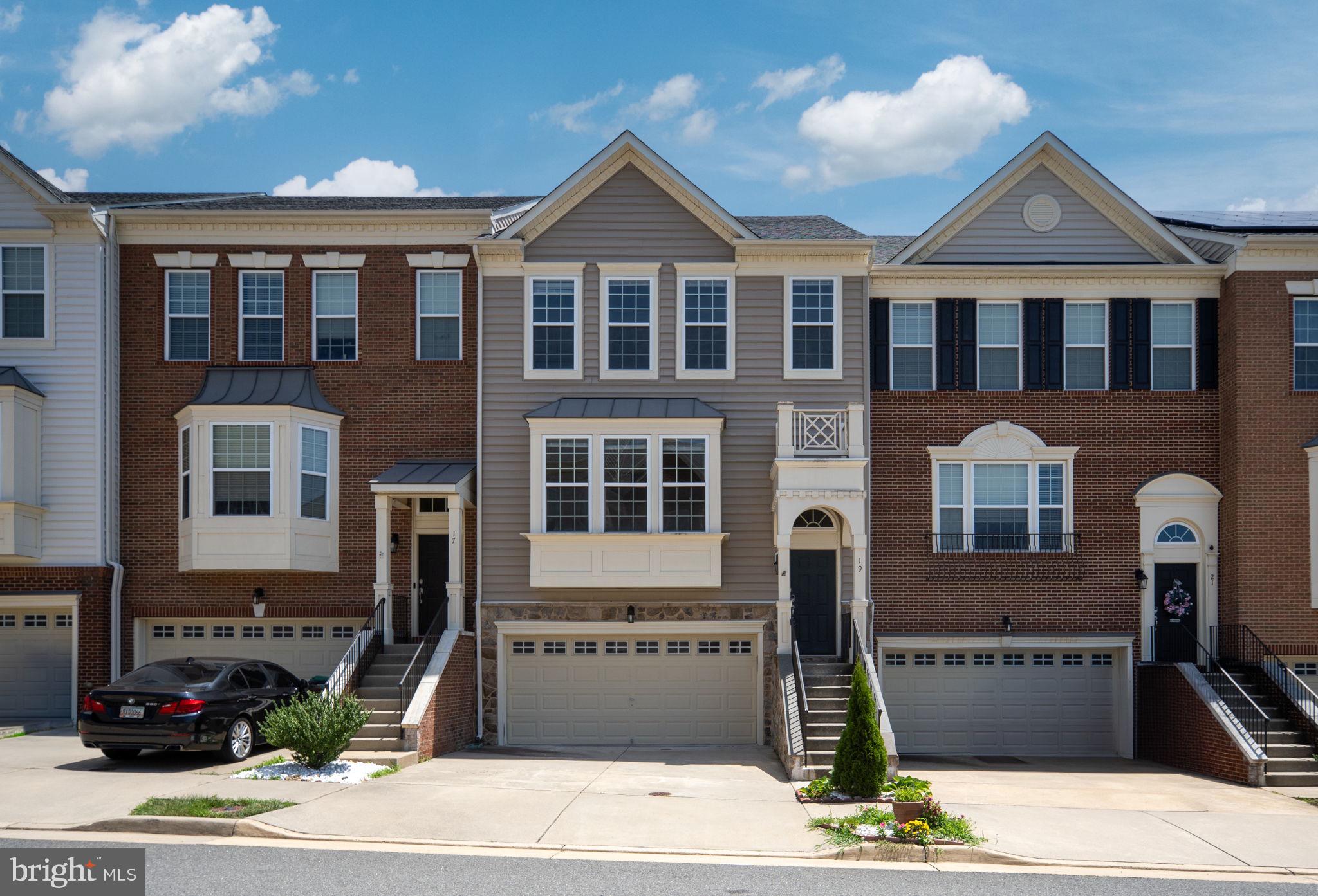 19 COULTER LANE