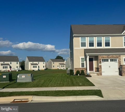 Photo of 527 Swansea Drive, MIDDLETOWN, DE 19709 (MLS # DENC2091008)