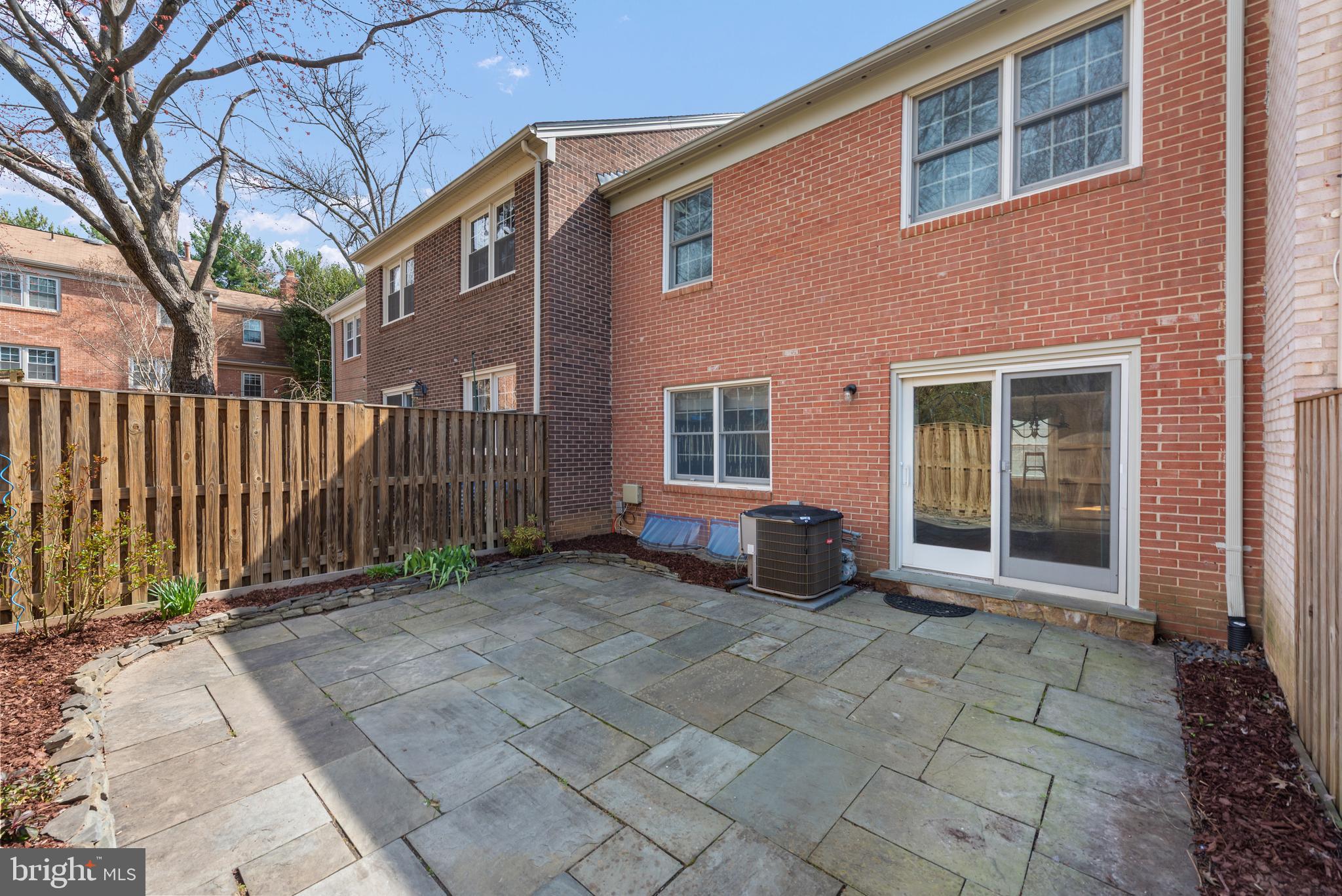 1838 GOLF VIEW COURT