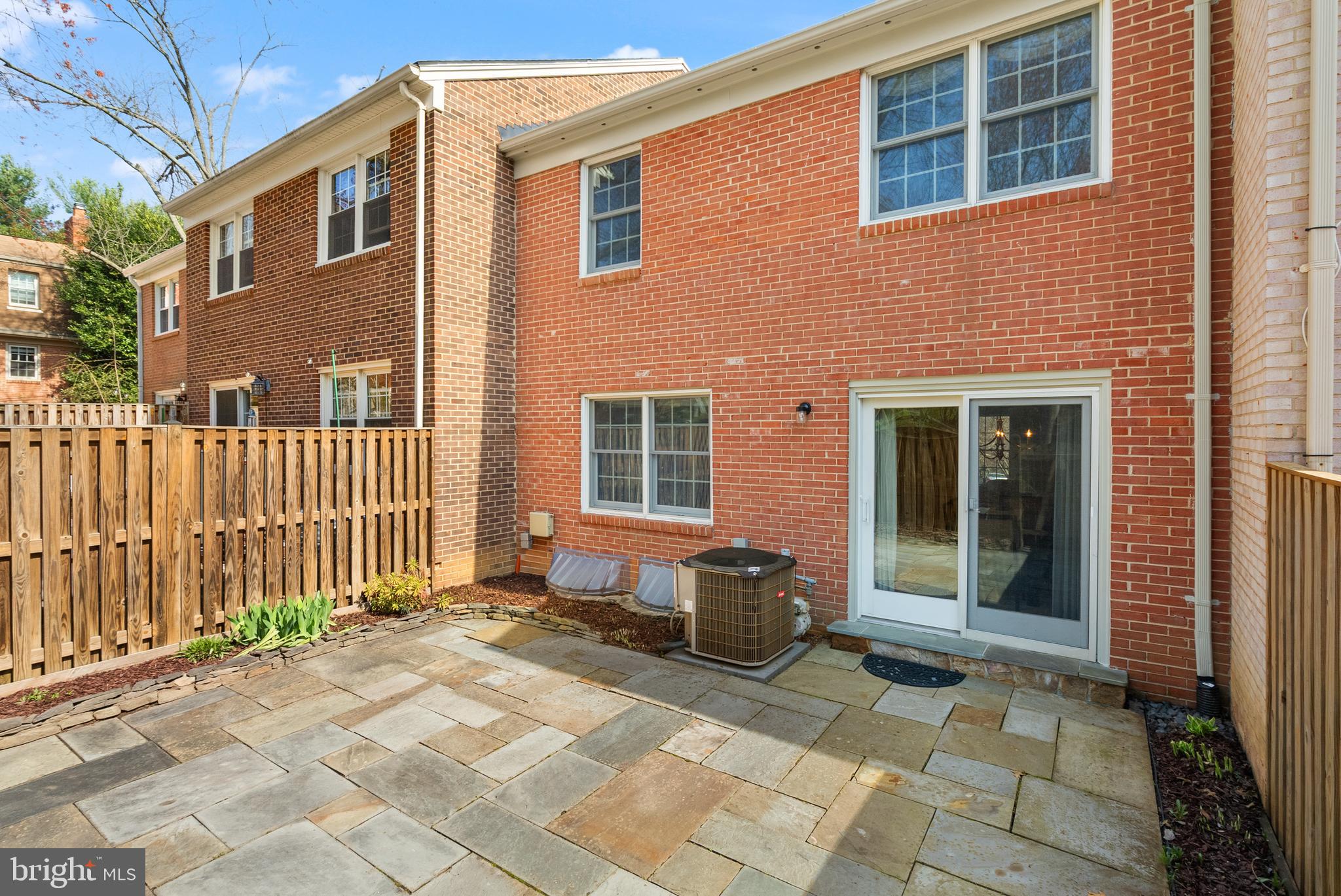 RESTON - Residential