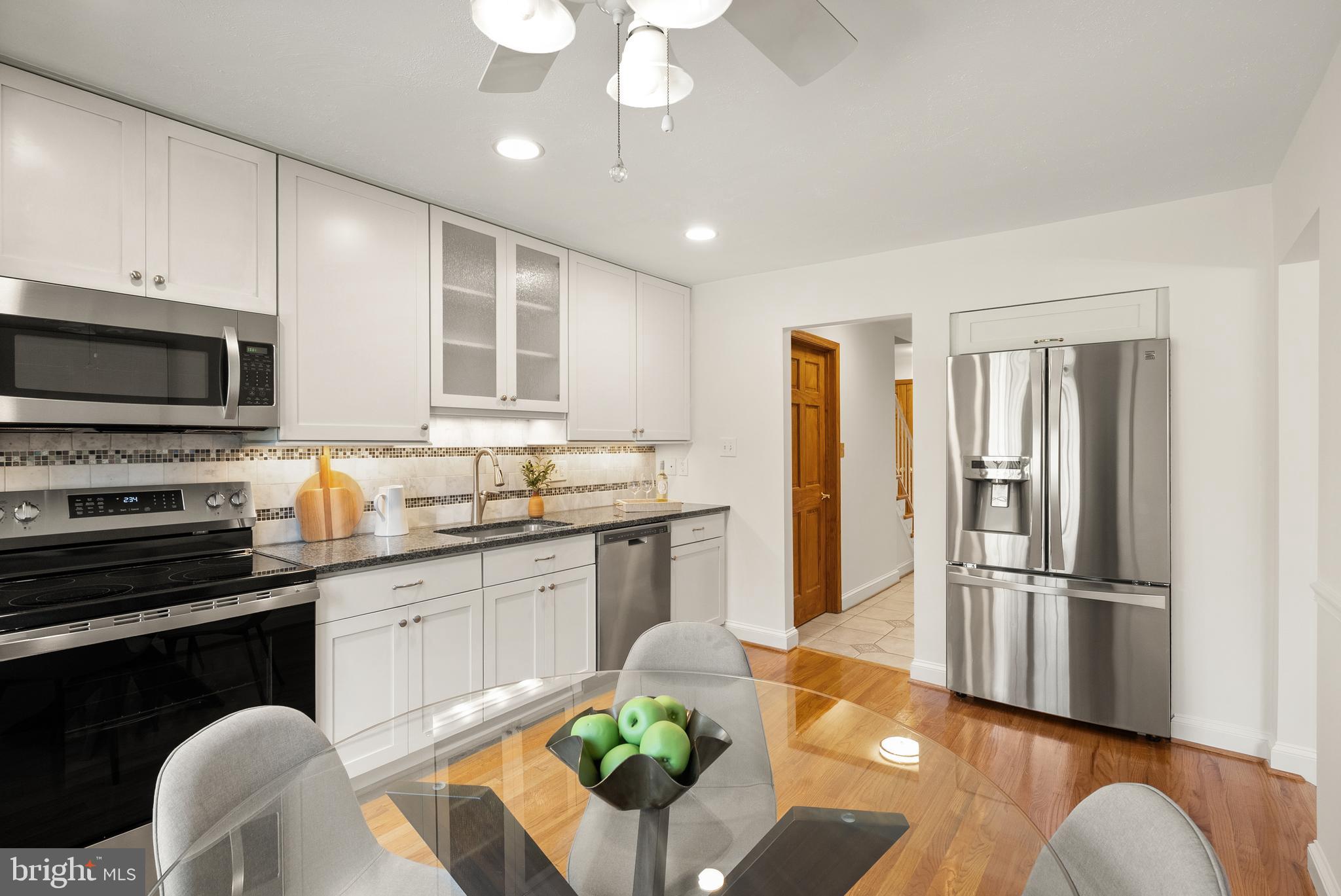 RESTON - Residential