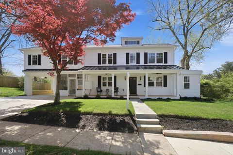 Photo of 4218 Brookfield Drive, KENSINGTON, MD 20895 (MLS # MDMC2220740)