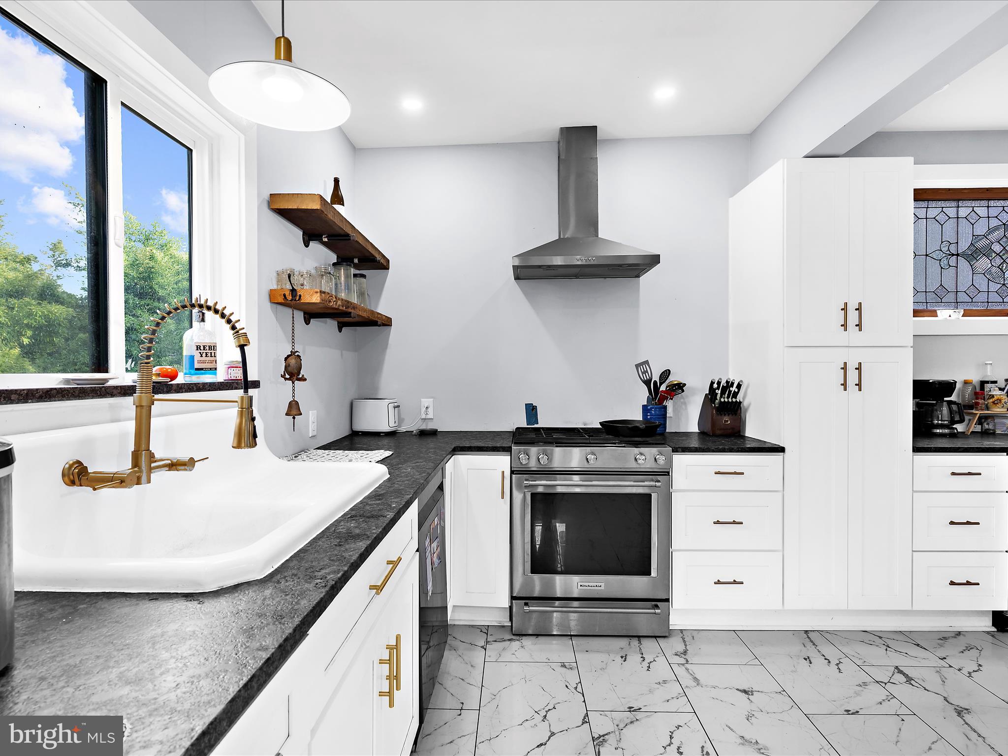 ARBUTUS TERRACE - Residential