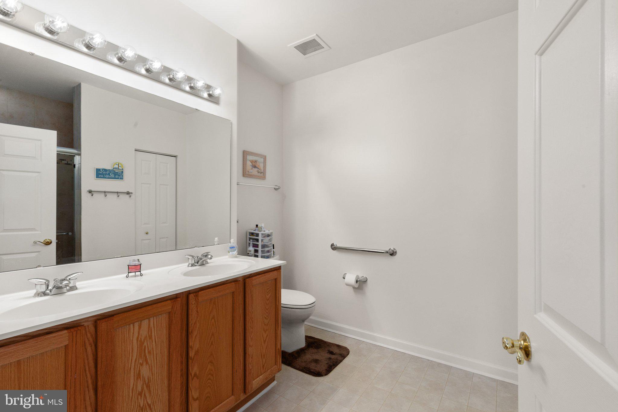 VILLAGE GREEN - Residential