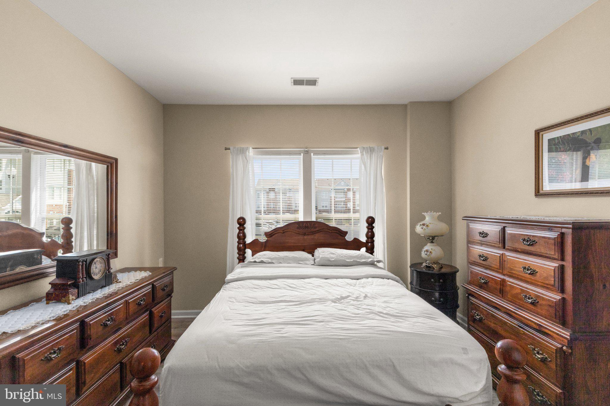 VILLAGE GREEN - Residential