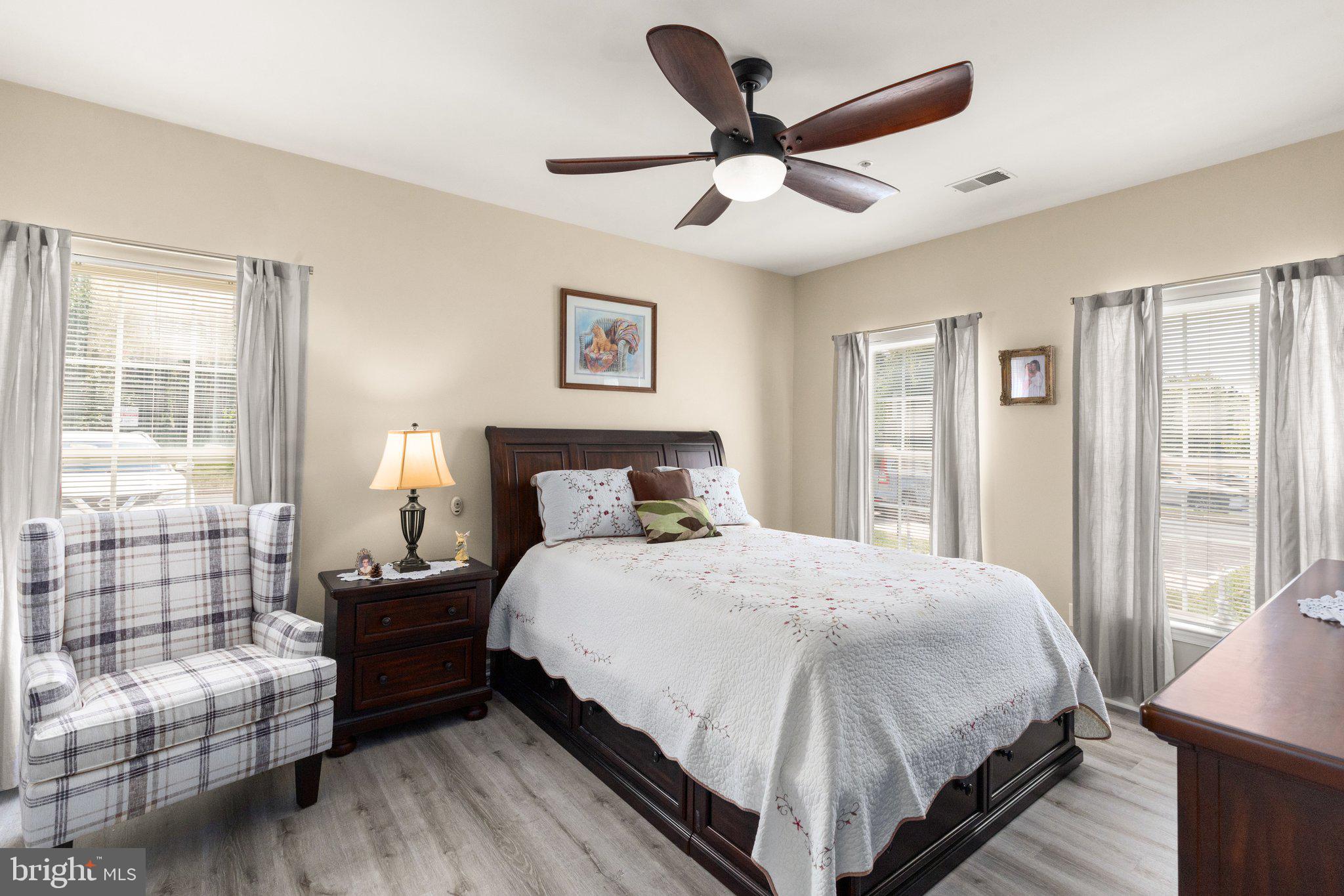 VILLAGE GREEN - Residential