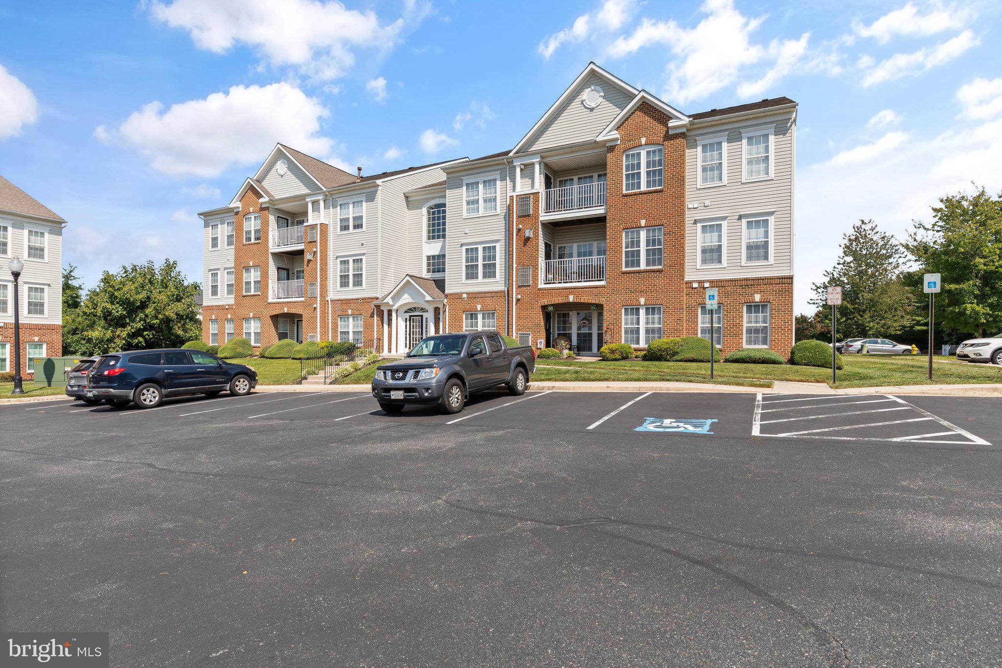 VILLAGE GREEN - Residential