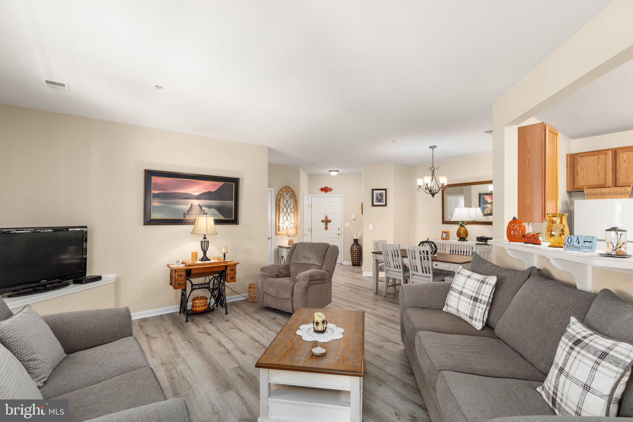 VILLAGE GREEN - Residential